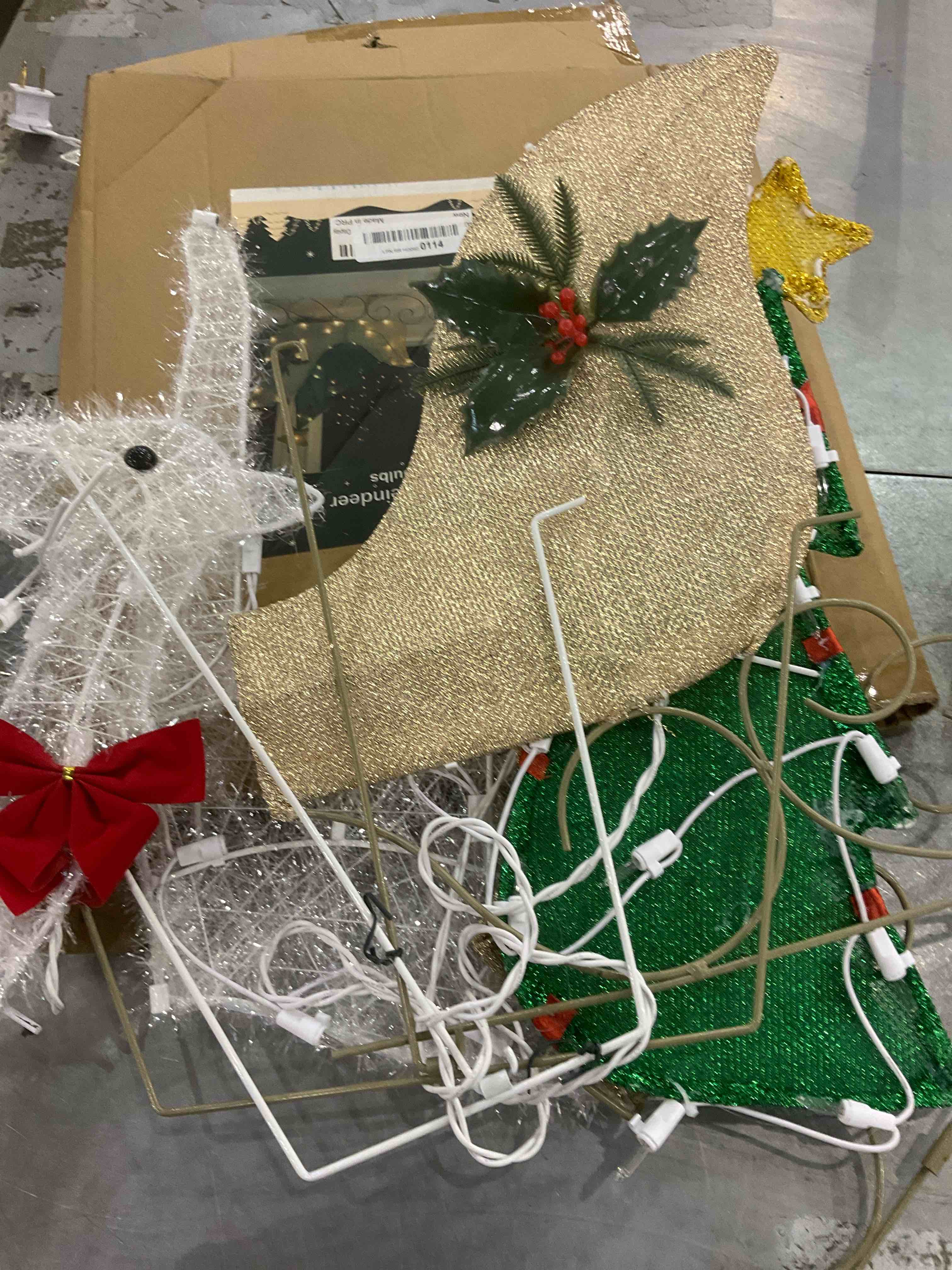 ATDAWN Lighted Christmas Reindeer Sleigh Outdoor Yard Decoration, 50 Lights Christmas Deer Outdoor Decoration, Outdoor Lighted Holiday Deer Christmas Yard Decoration Light Up Display