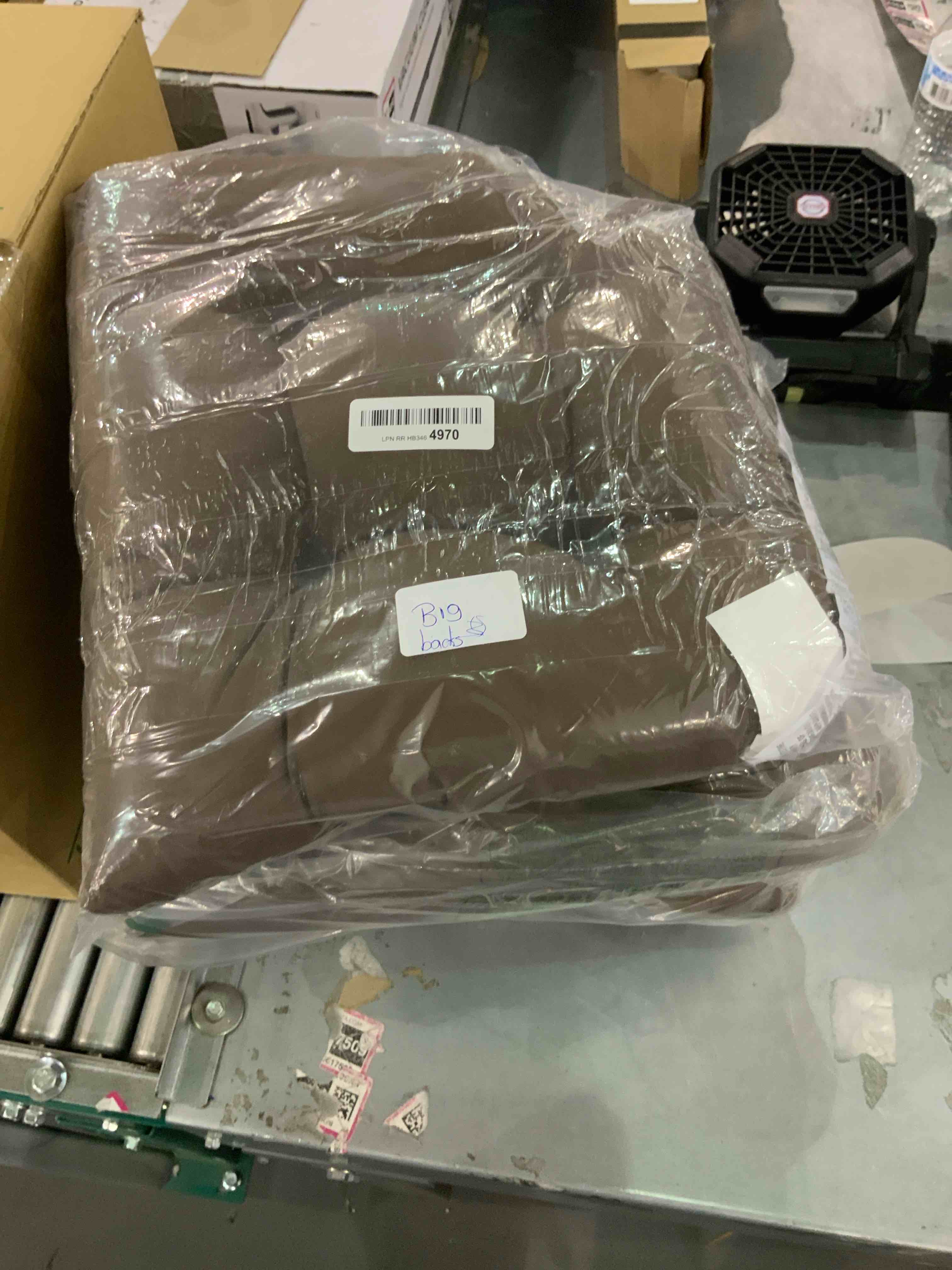 https://s3.amazonaws.com/lotting-images-prod/bidfta/EXS00770689_1701695255867.jpeg
