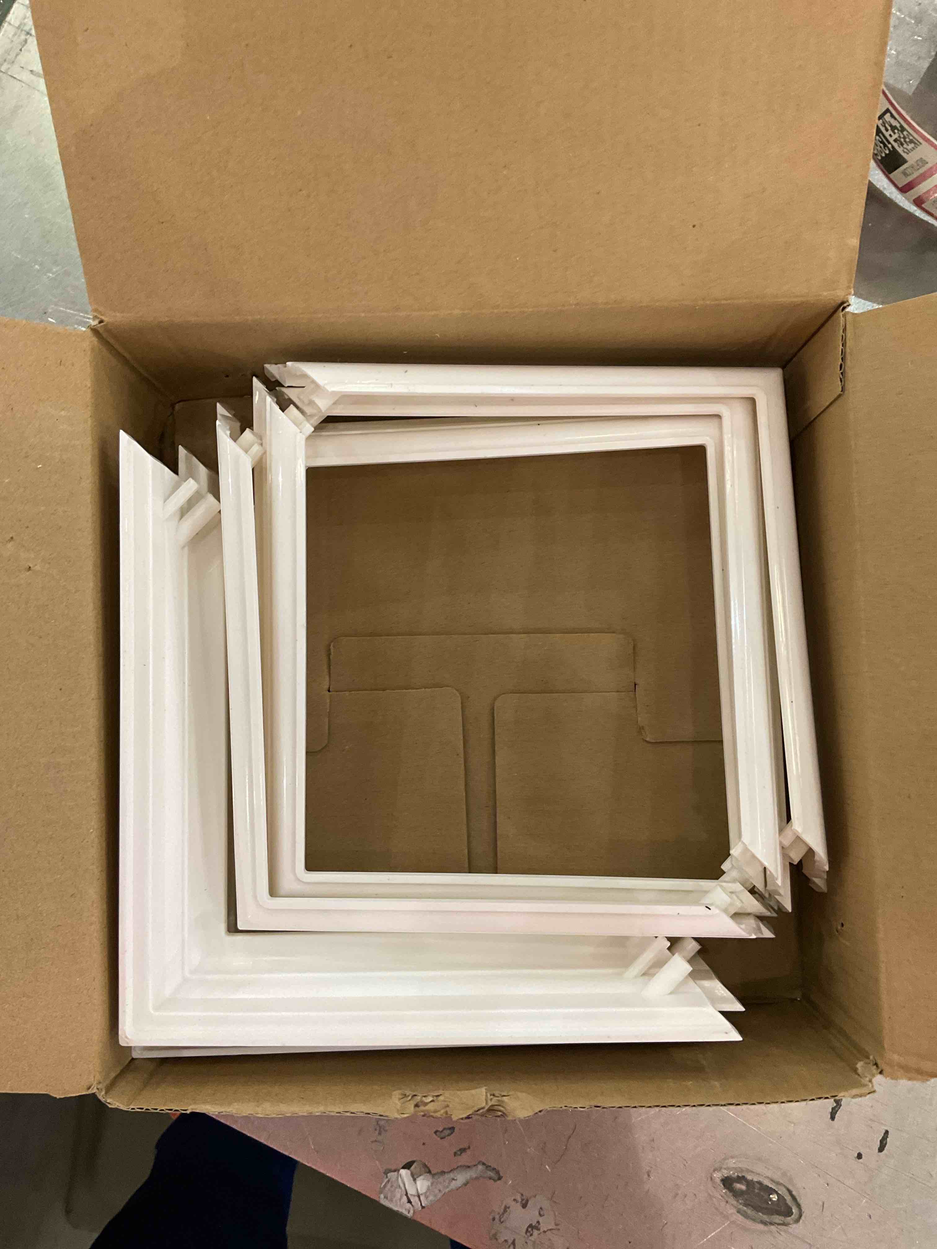 https://s3.amazonaws.com/lotting-images-prod/bidfta/EXS00771372_1702049377314.jpeg