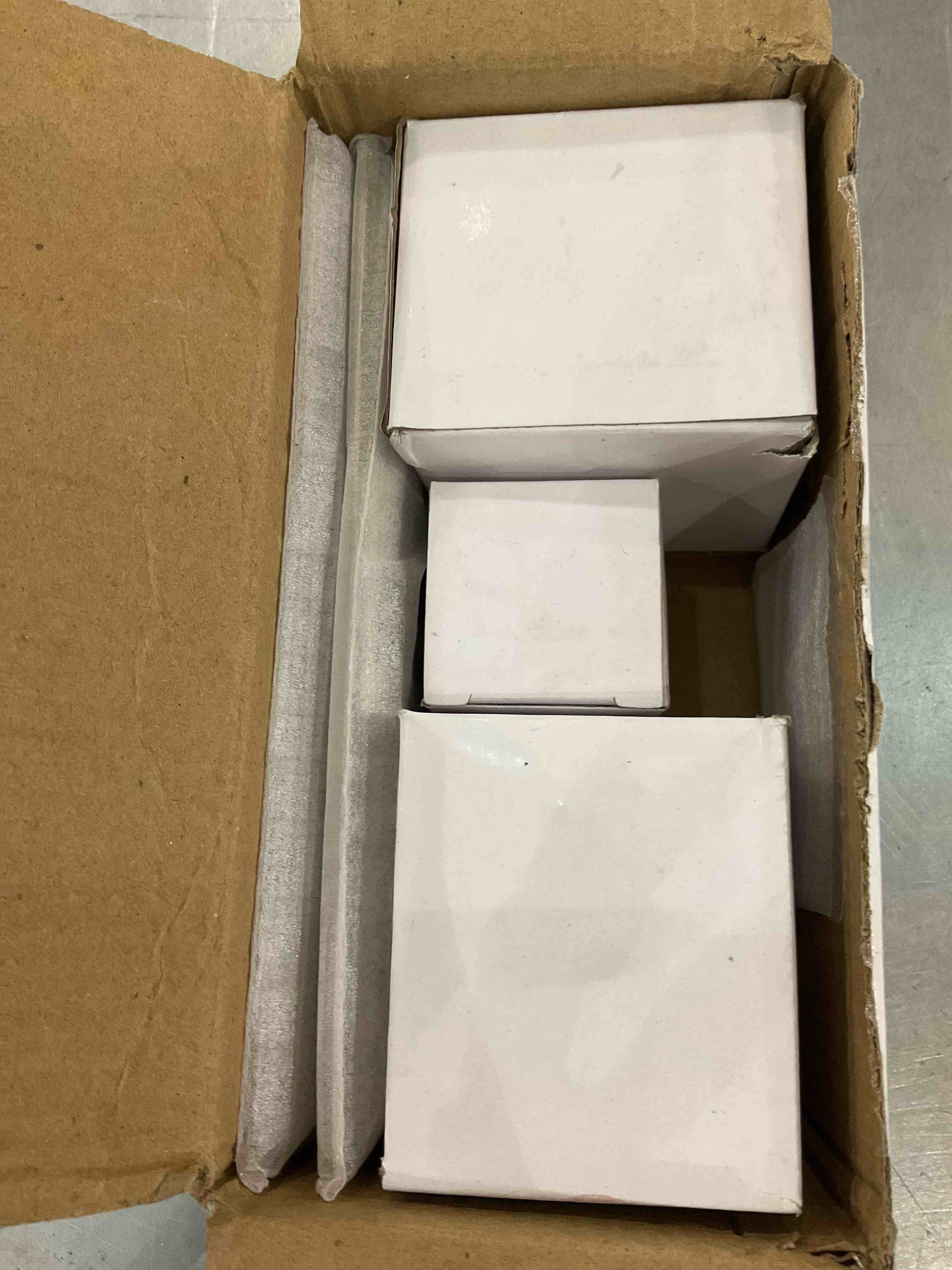 https://s3.amazonaws.com/lotting-images-prod/bidfta/EXS00771565_1701965872162.jpeg