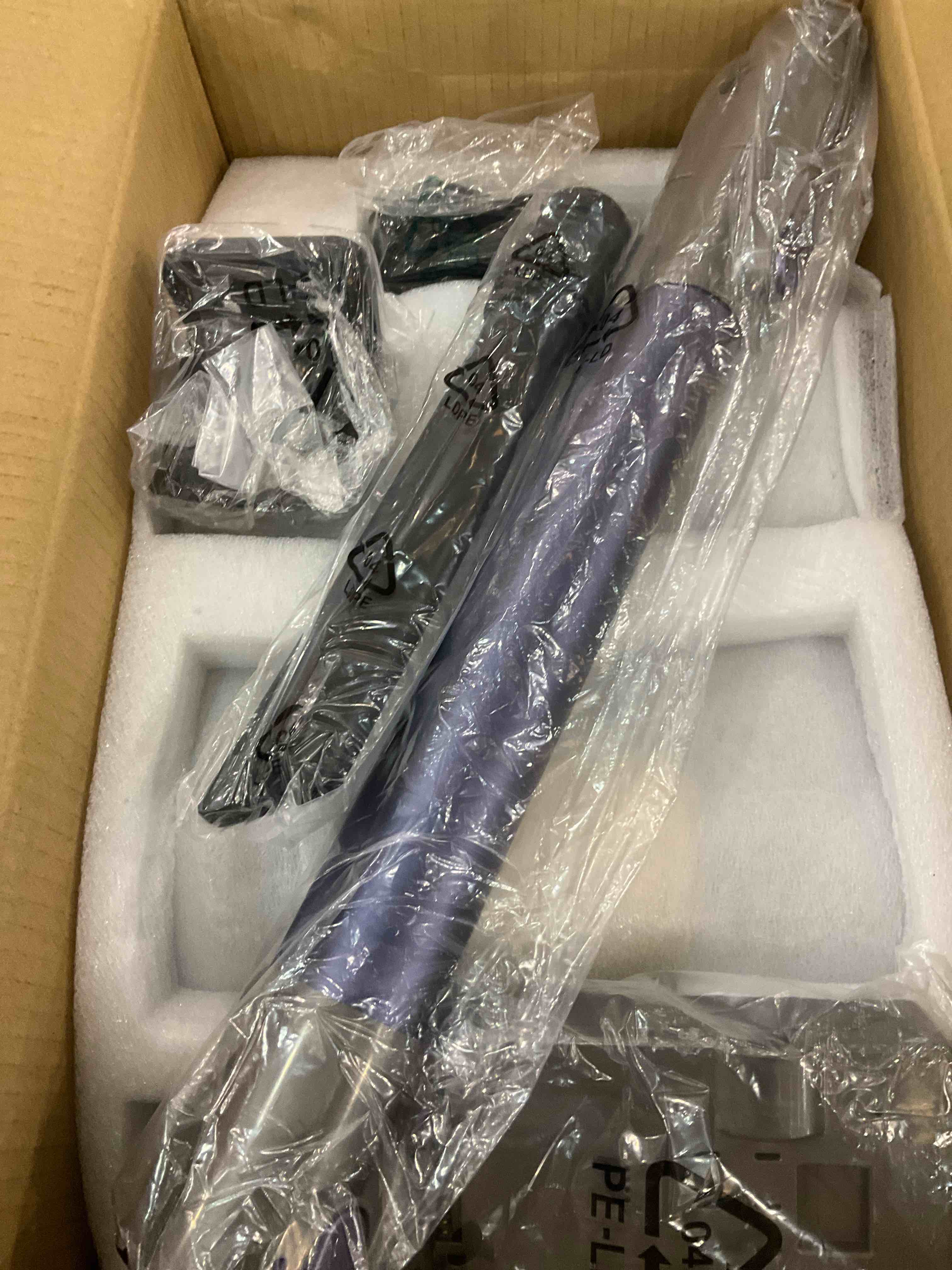 https://s3.amazonaws.com/lotting-images-prod/bidfta/EXS00771920_1702396245316.jpeg