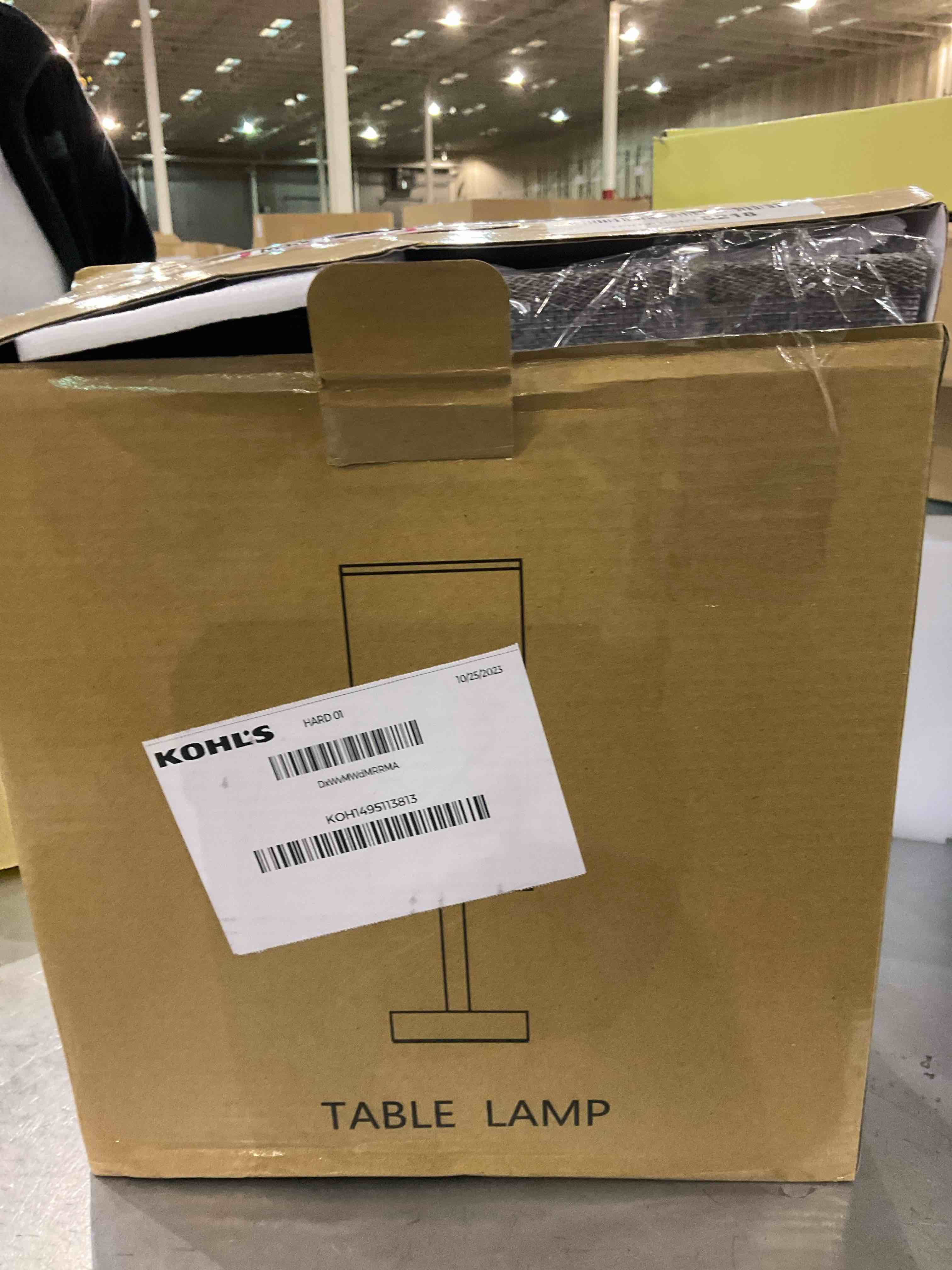 https://s3.amazonaws.com/lotting-images-prod/bidfta/EXS00772327_1702387418171.jpeg