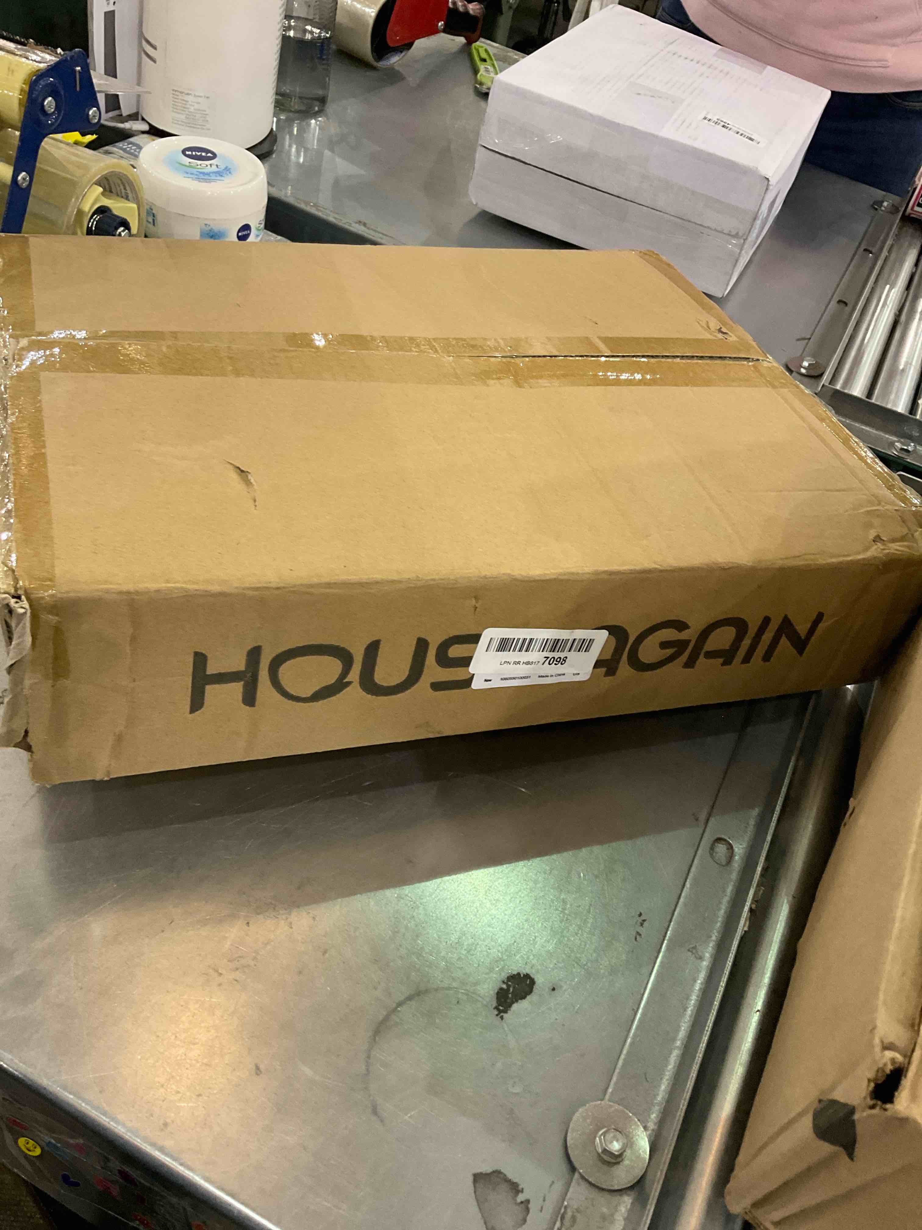 https://s3.amazonaws.com/lotting-images-prod/bidfta/EXS00772529_1701287017688.jpeg