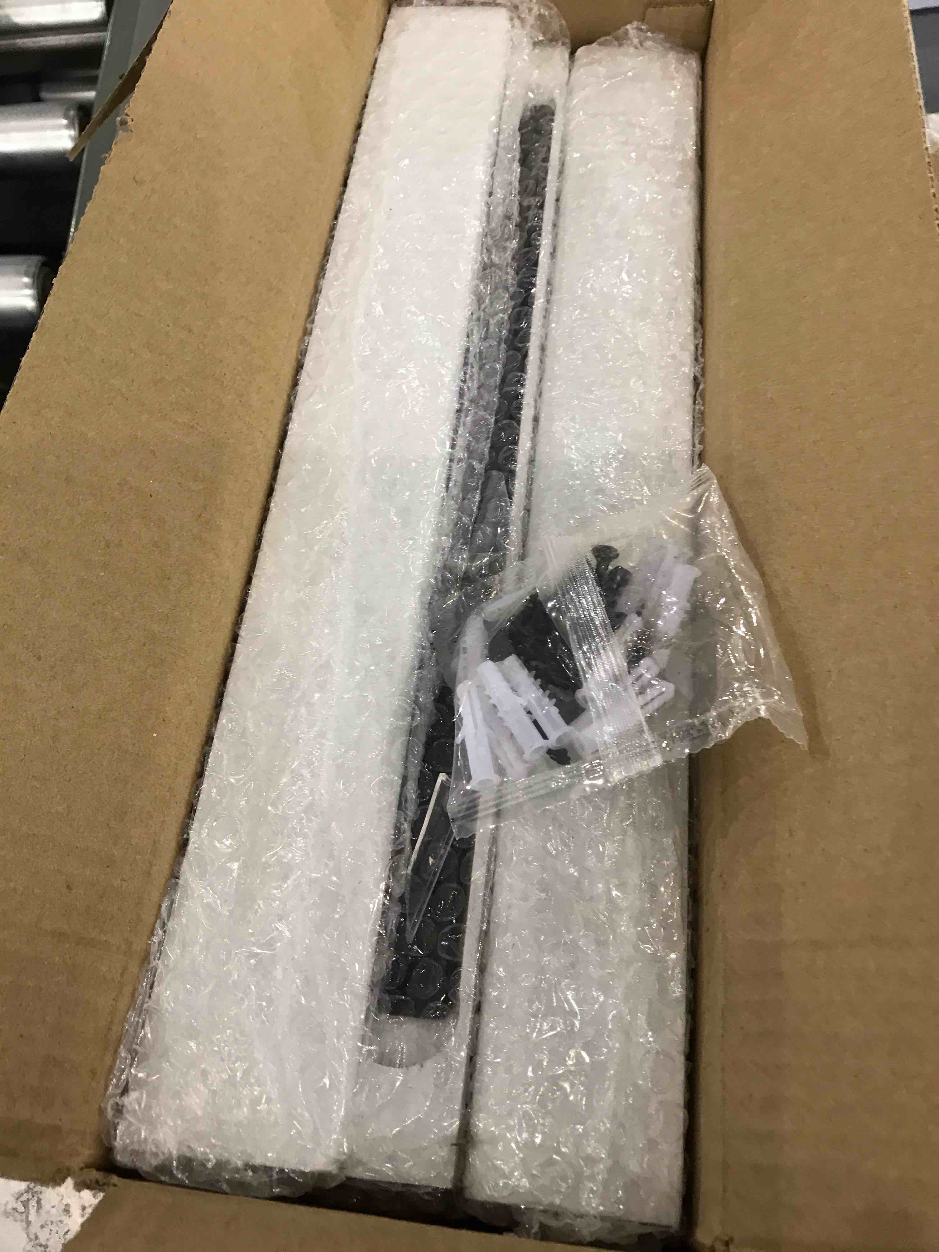 https://s3.amazonaws.com/lotting-images-prod/bidfta/EXS00773700_1705591229356.jpeg