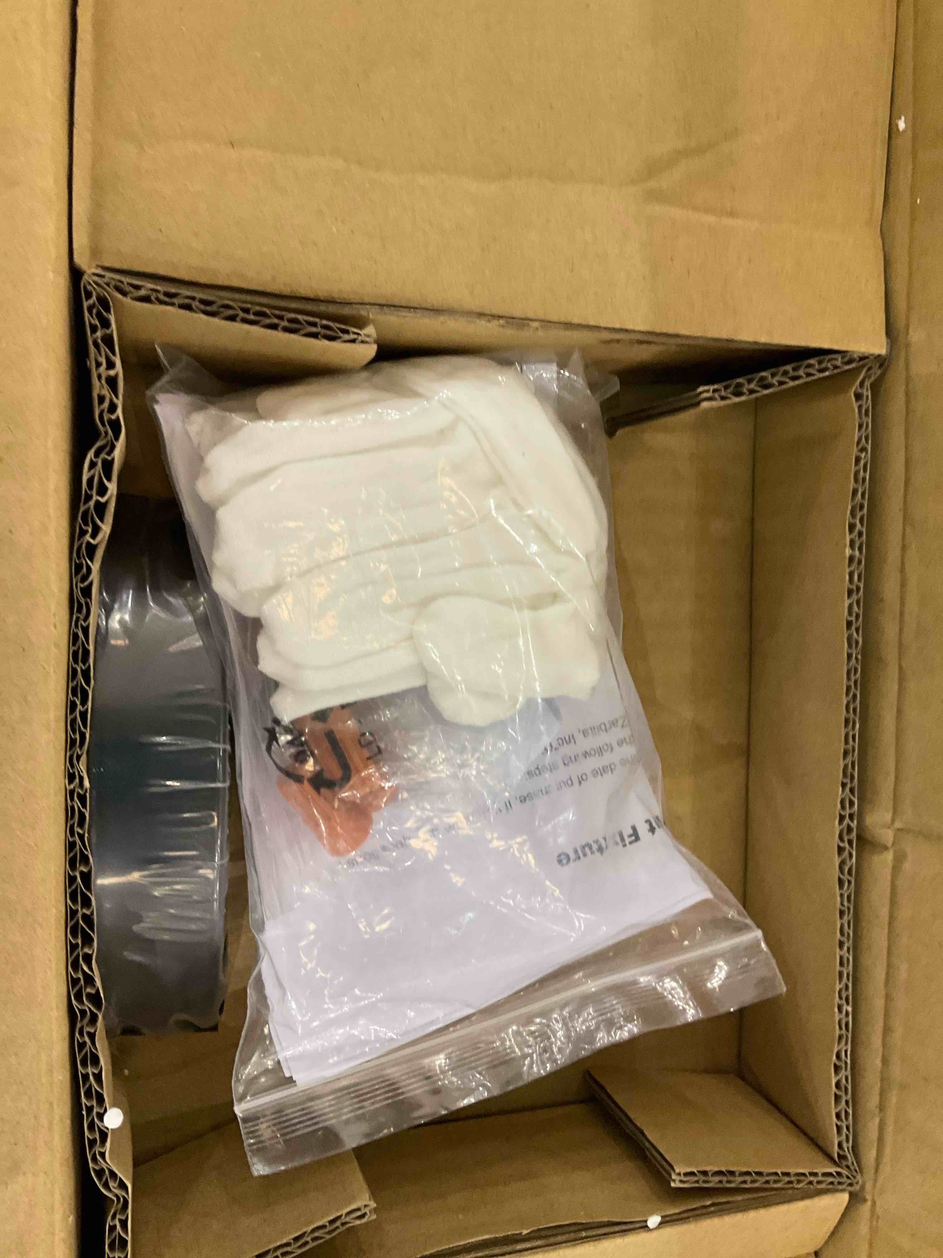 https://s3.amazonaws.com/lotting-images-prod/bidfta/EXS00774029_1701369240832.jpeg