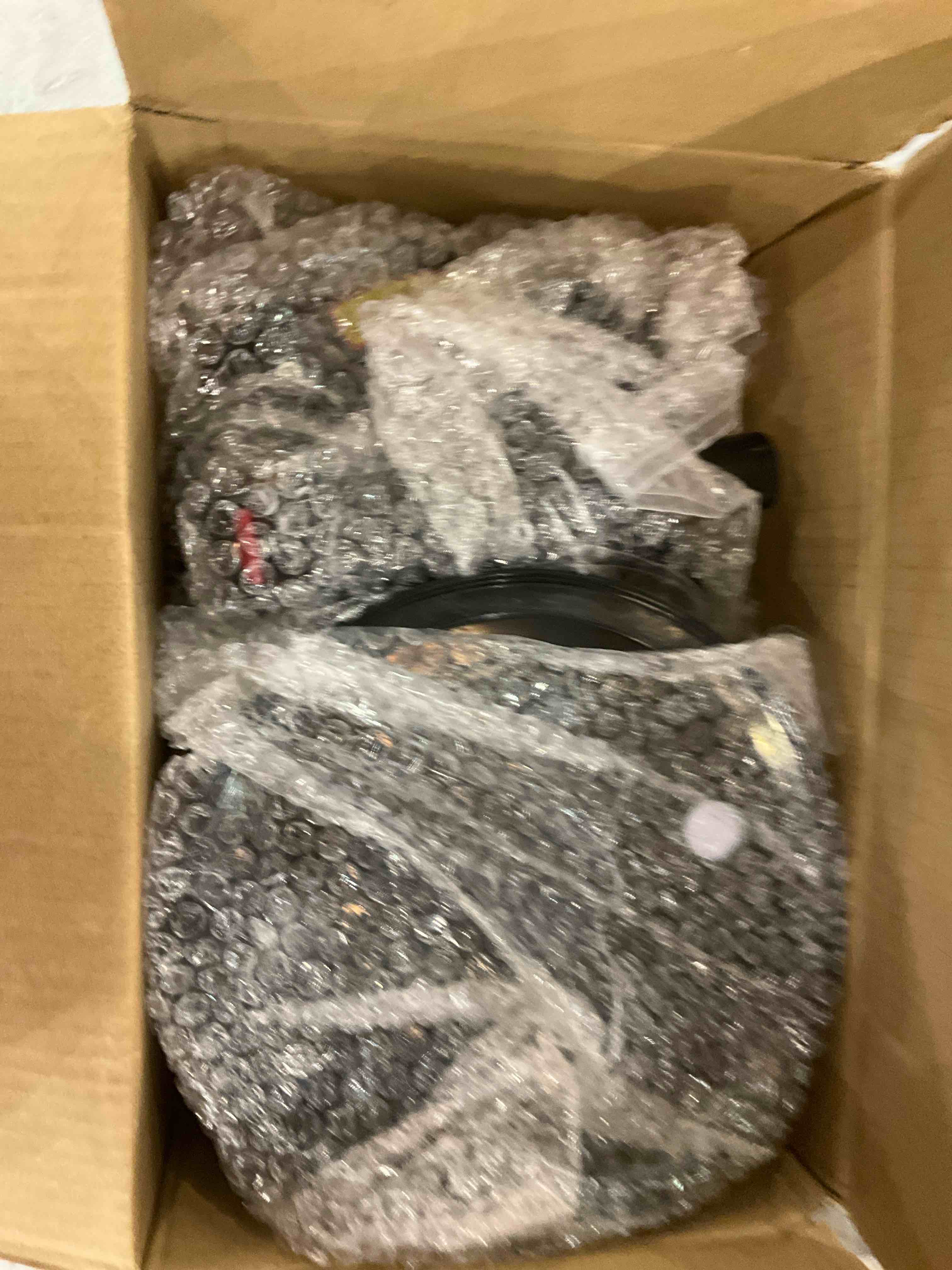 https://s3.amazonaws.com/lotting-images-prod/bidfta/EXS00774492_1701790772460.jpeg
