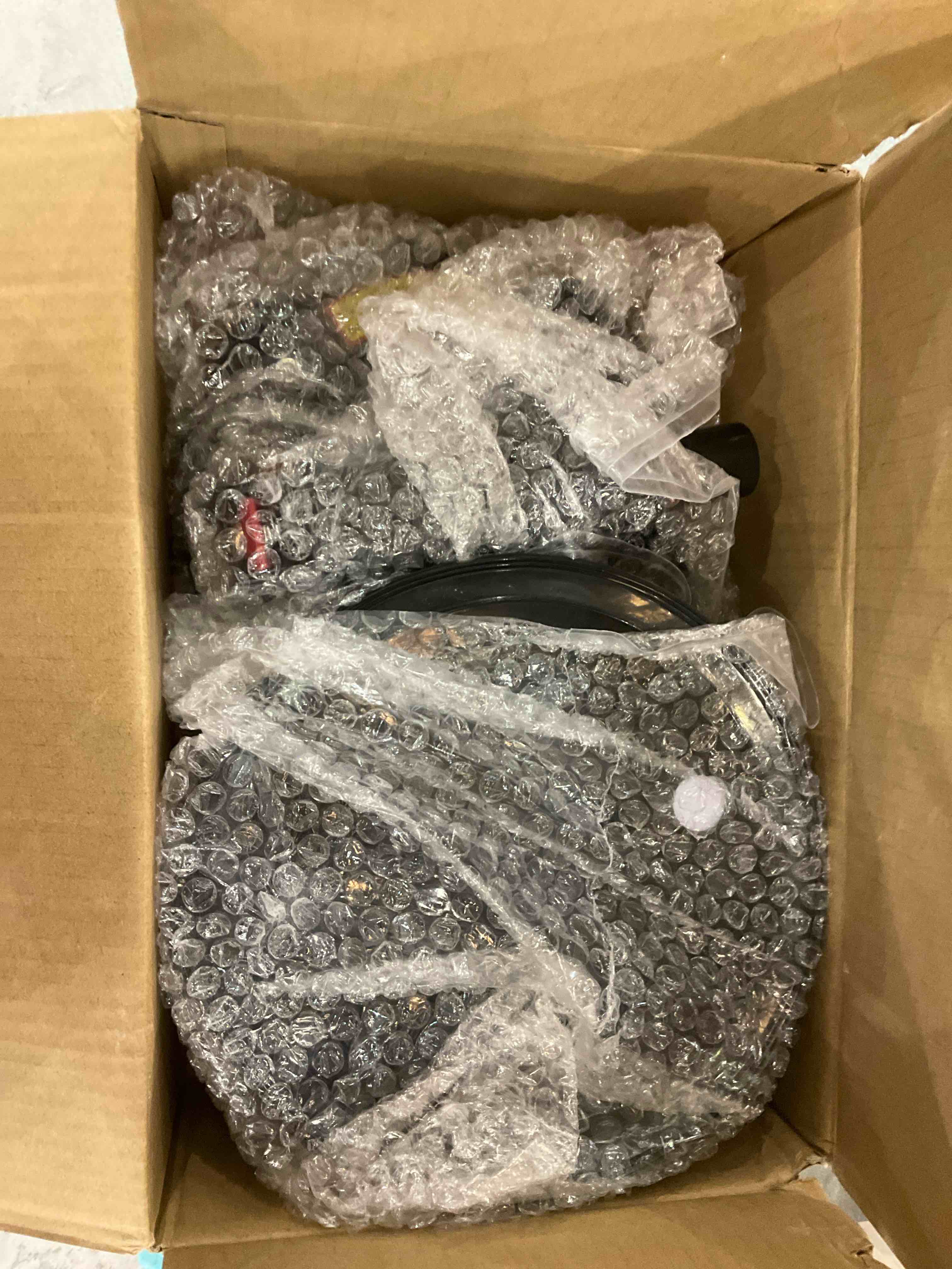 https://s3.amazonaws.com/lotting-images-prod/bidfta/EXS00774492_1701790773460.jpeg