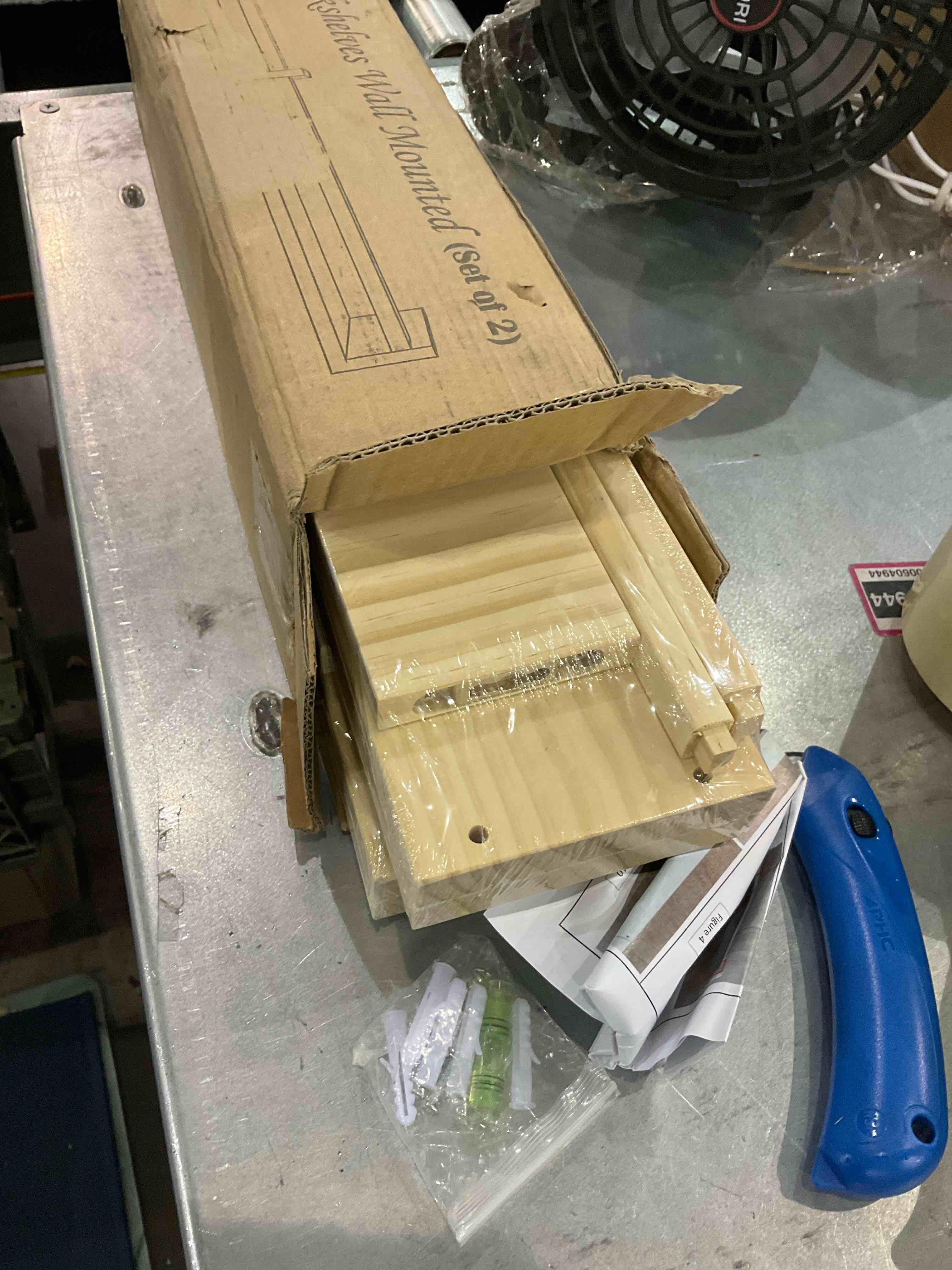 https://s3.amazonaws.com/lotting-images-prod/bidfta/EXS00774558_1701696852306.jpeg