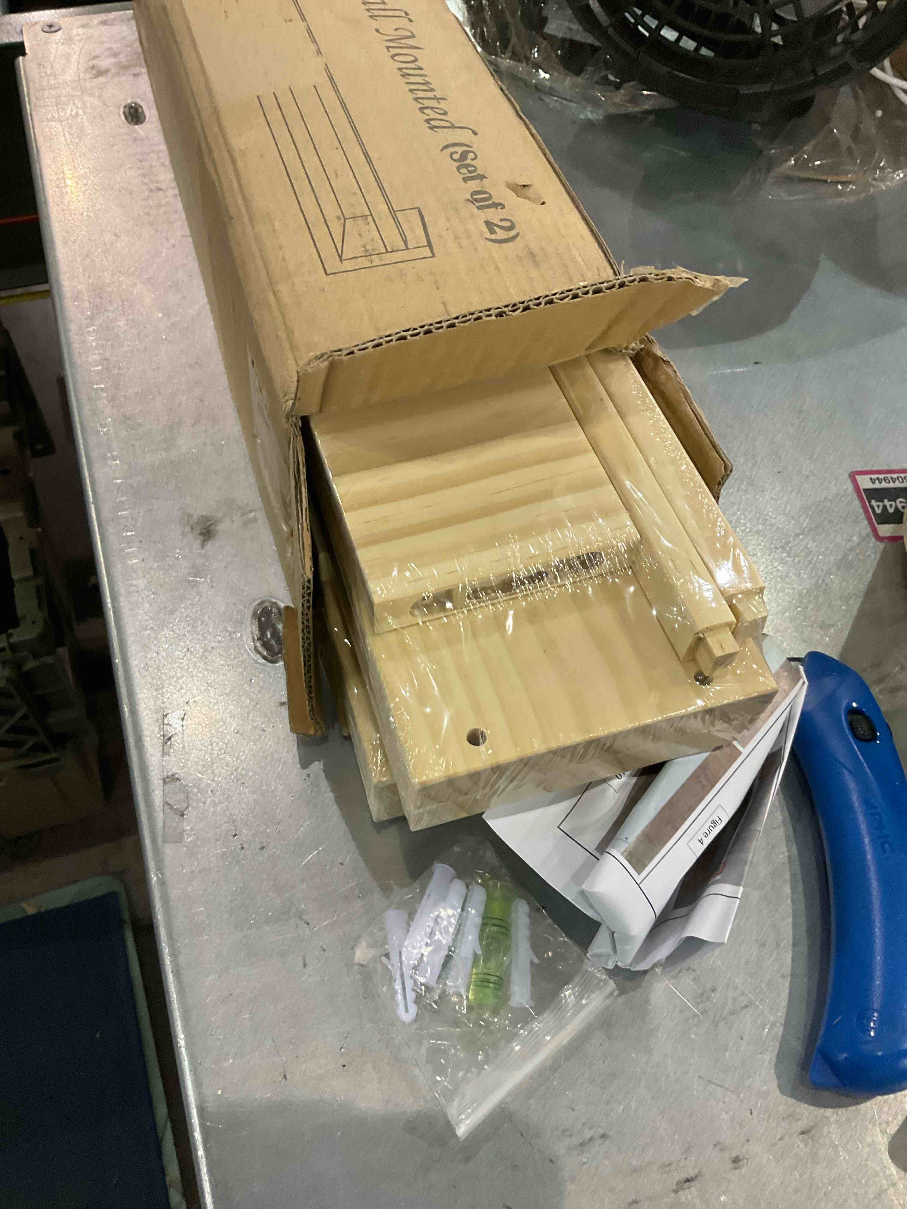 https://s3.amazonaws.com/lotting-images-prod/bidfta/EXS00774558_1701696854726.jpeg