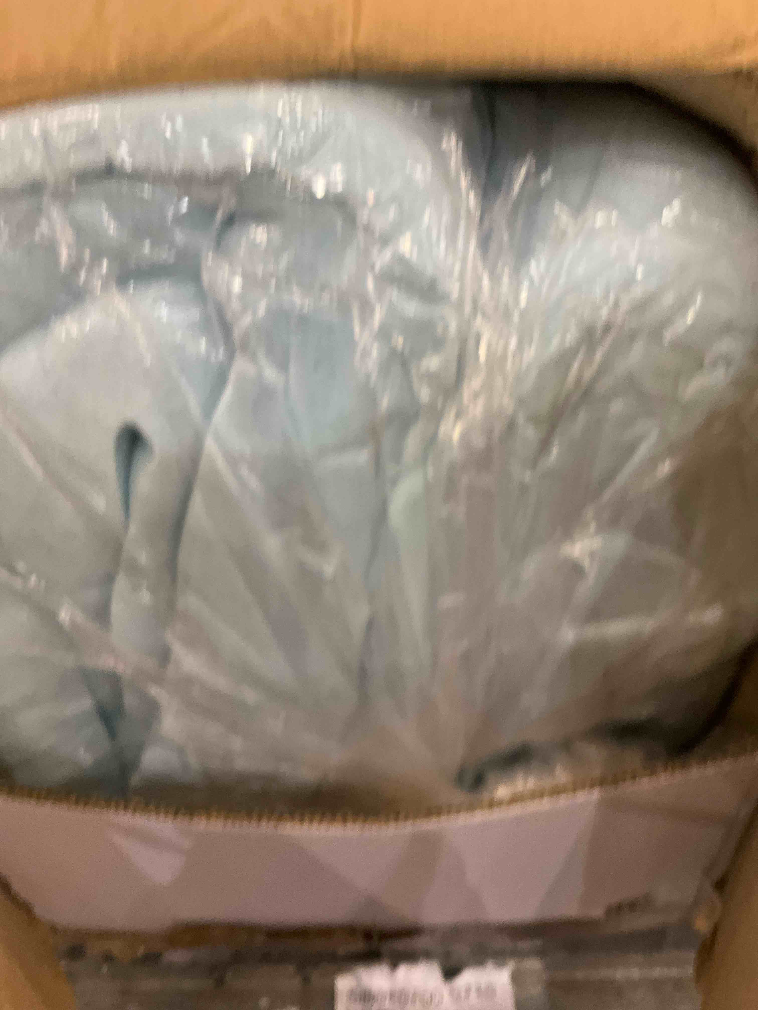 https://s3.amazonaws.com/lotting-images-prod/bidfta/EXS00774675_1701806002821.jpeg