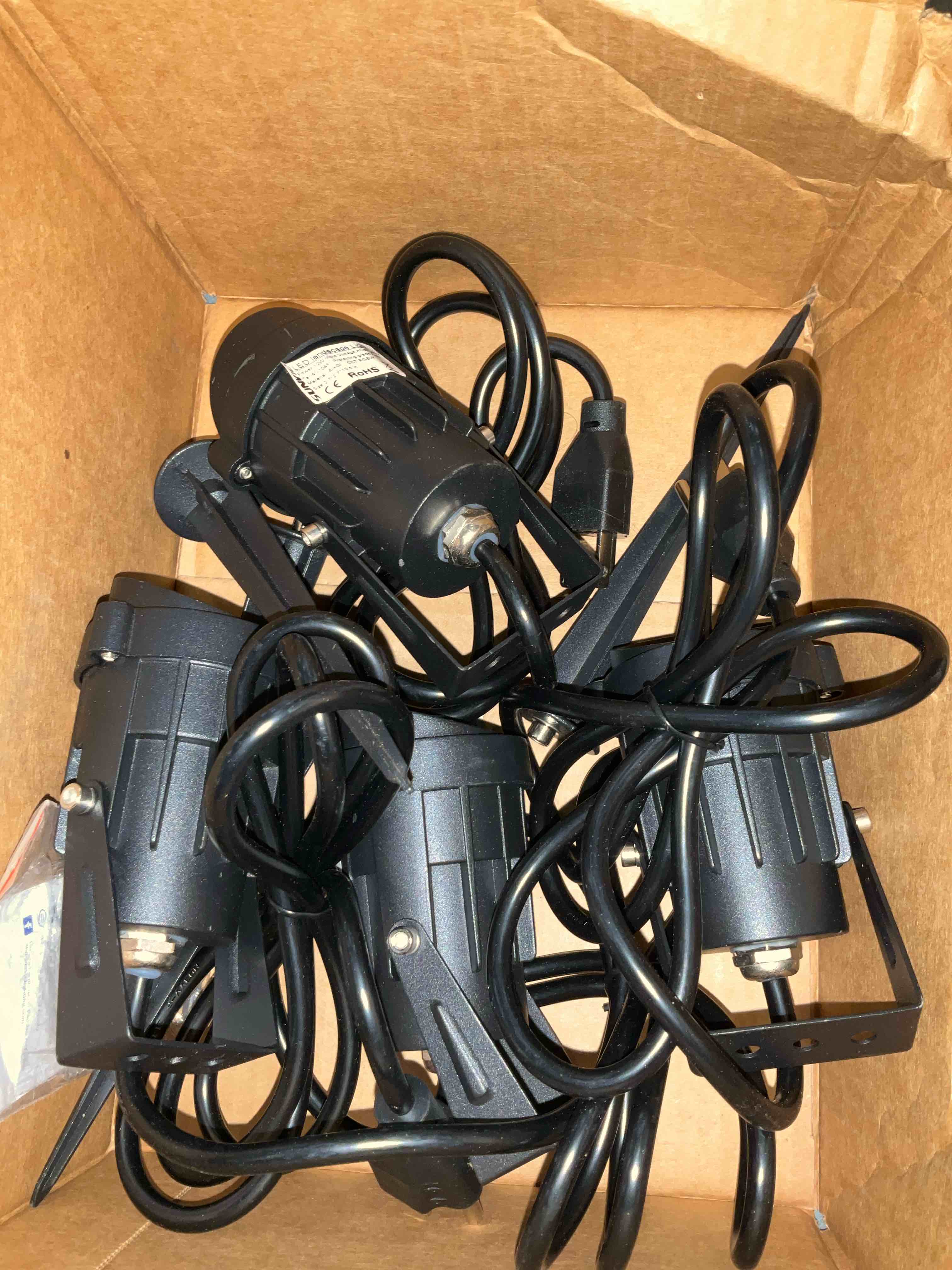 https://s3.amazonaws.com/lotting-images-prod/bidfta/EXS00774697_1701867192131.jpeg