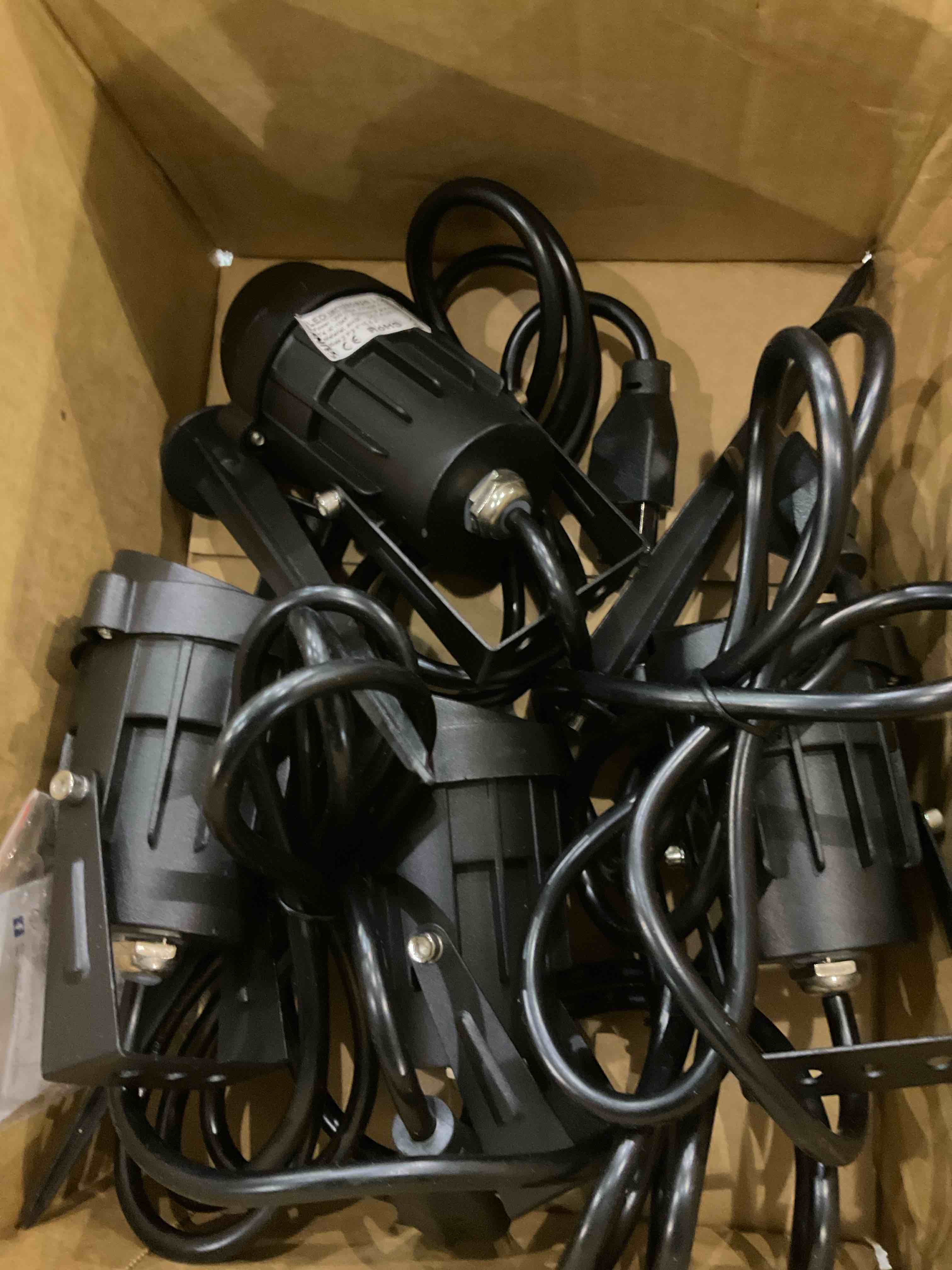 https://s3.amazonaws.com/lotting-images-prod/bidfta/EXS00774697_1701867198434.jpeg