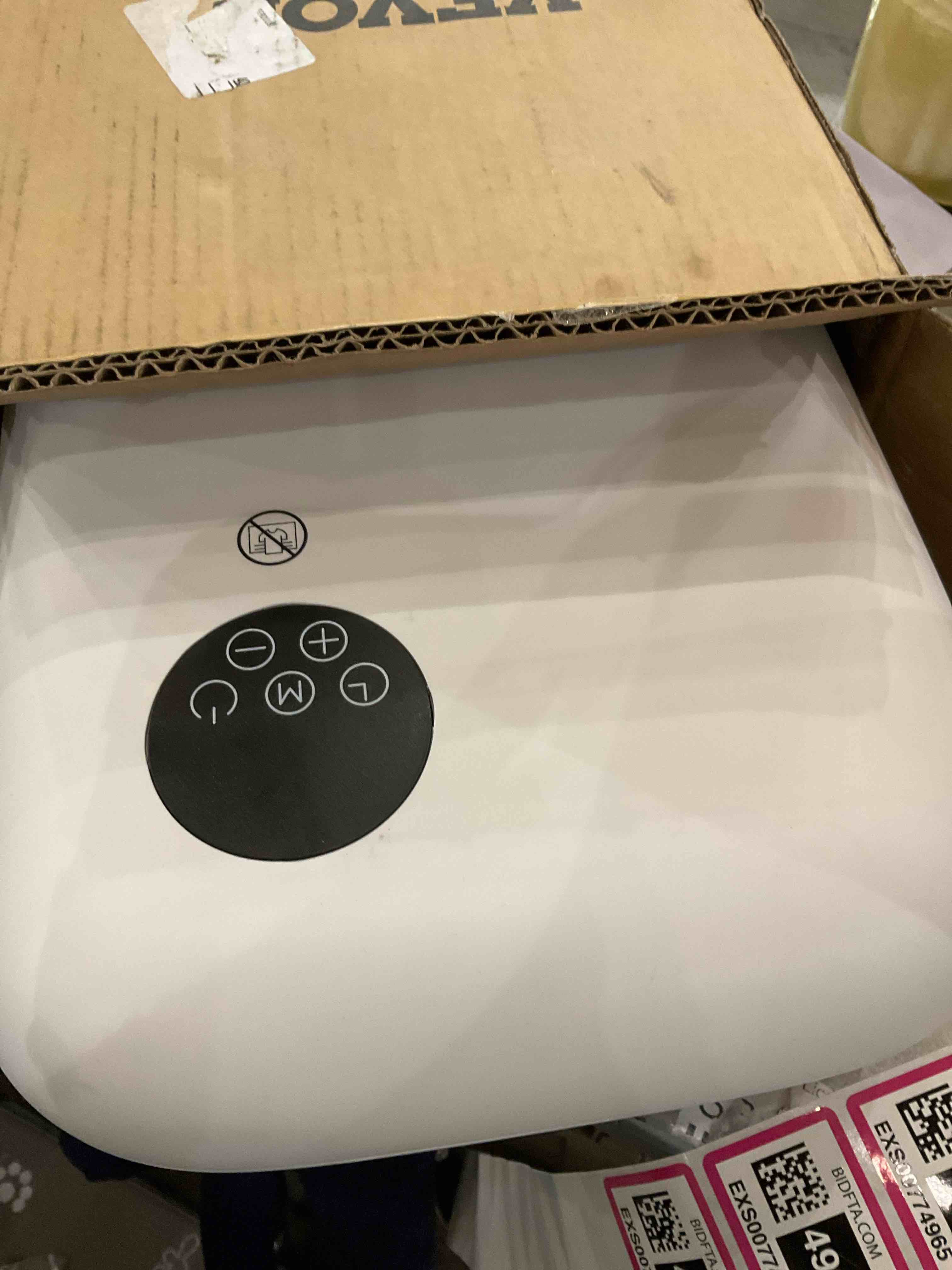 https://s3.amazonaws.com/lotting-images-prod/bidfta/EXS00774963_1701978633790.jpeg
