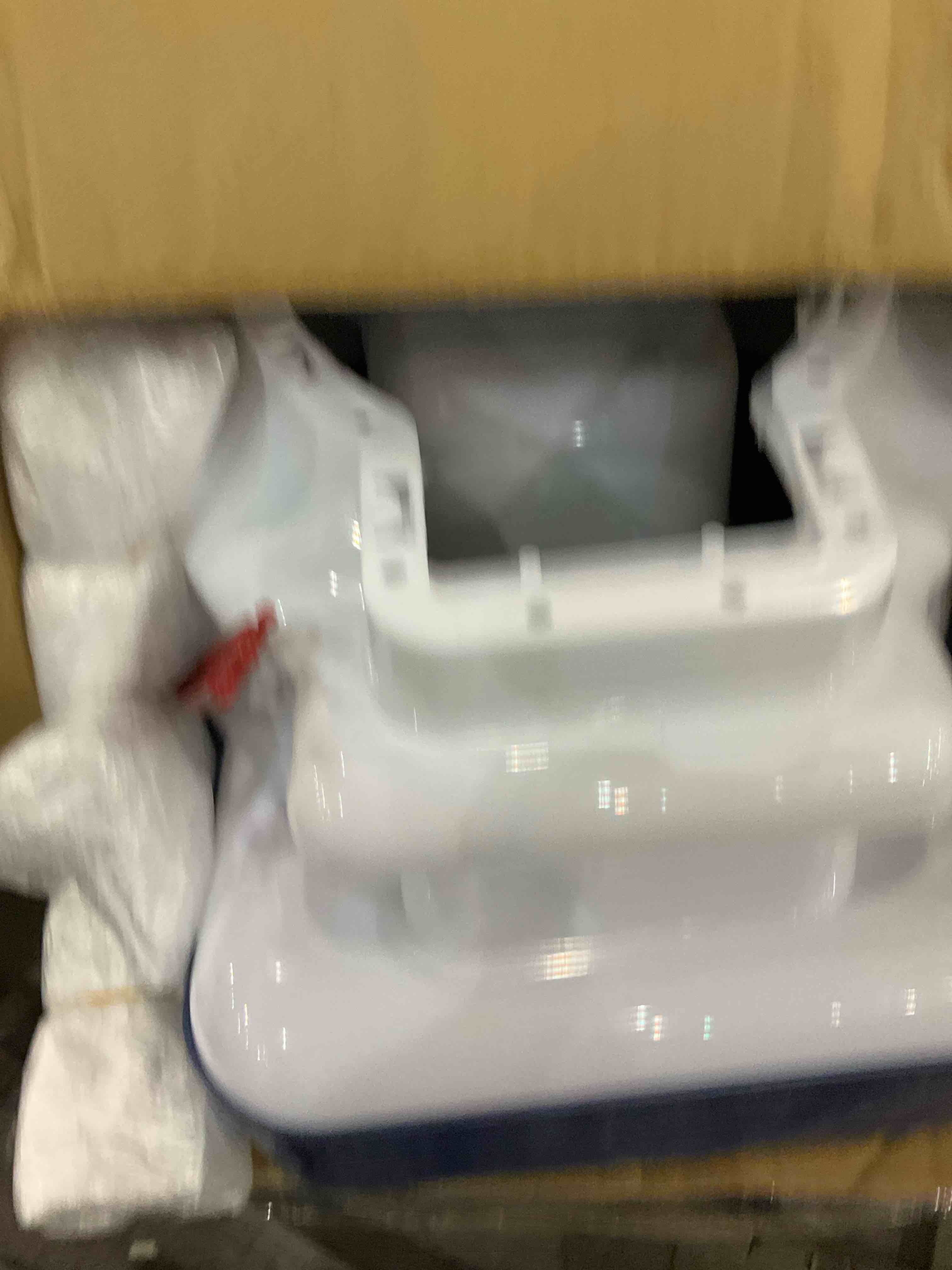 https://s3.amazonaws.com/lotting-images-prod/bidfta/EXS00774991_1702040288557.jpeg