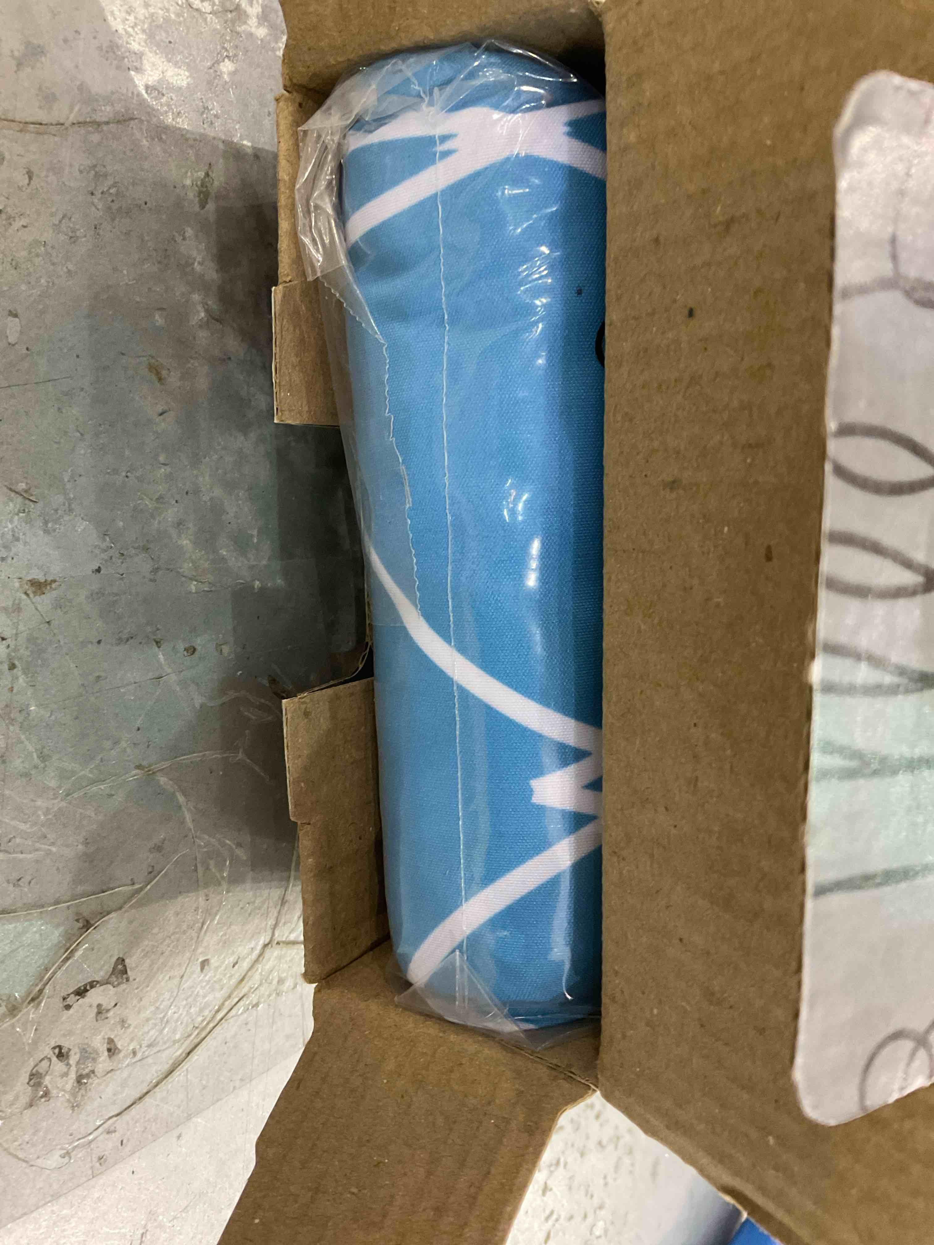 https://s3.amazonaws.com/lotting-images-prod/bidfta/EXS00775328_1702404090157.jpeg