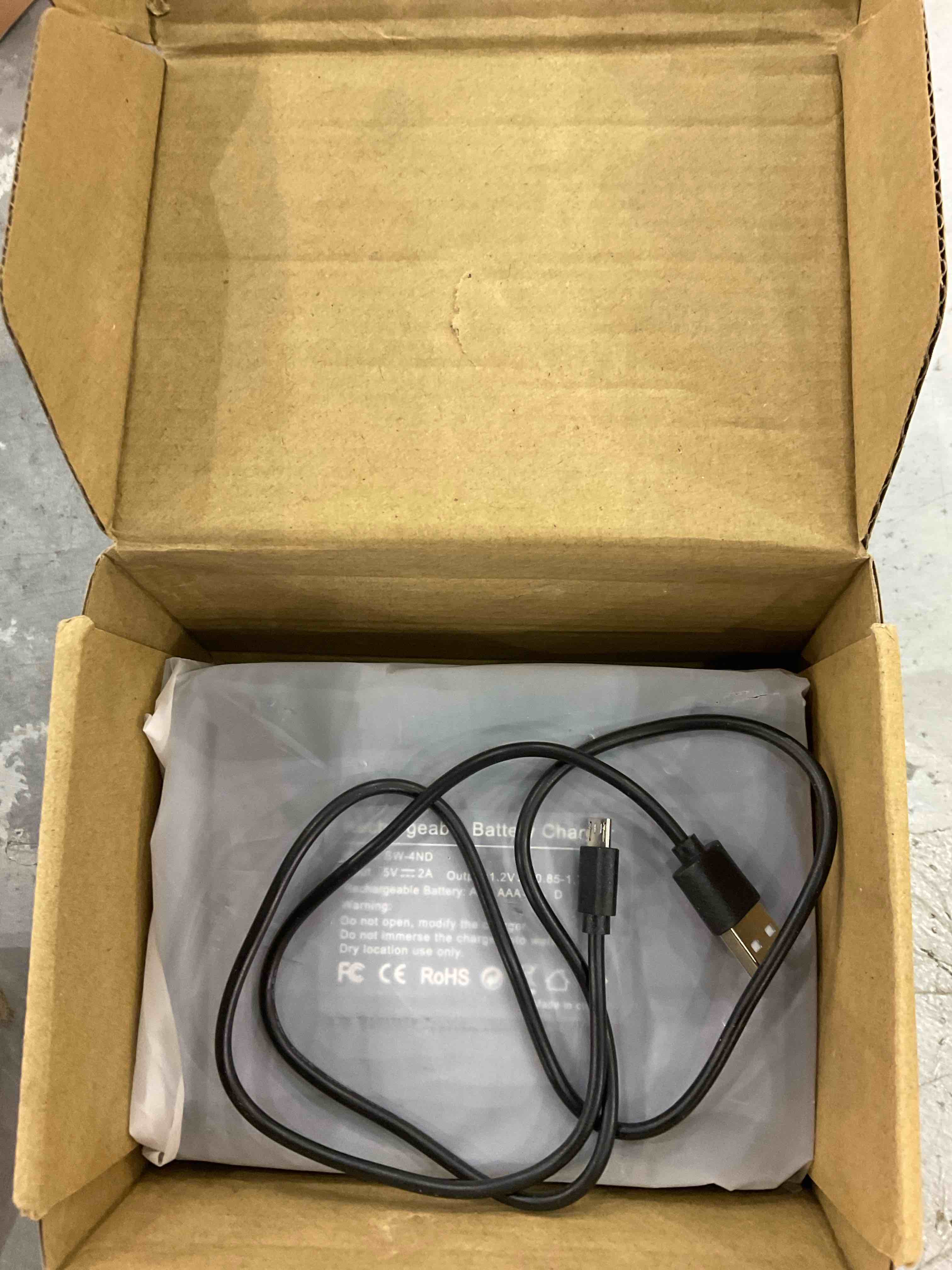 https://s3.amazonaws.com/lotting-images-prod/bidfta/EXS00775377_1702471913539.jpeg