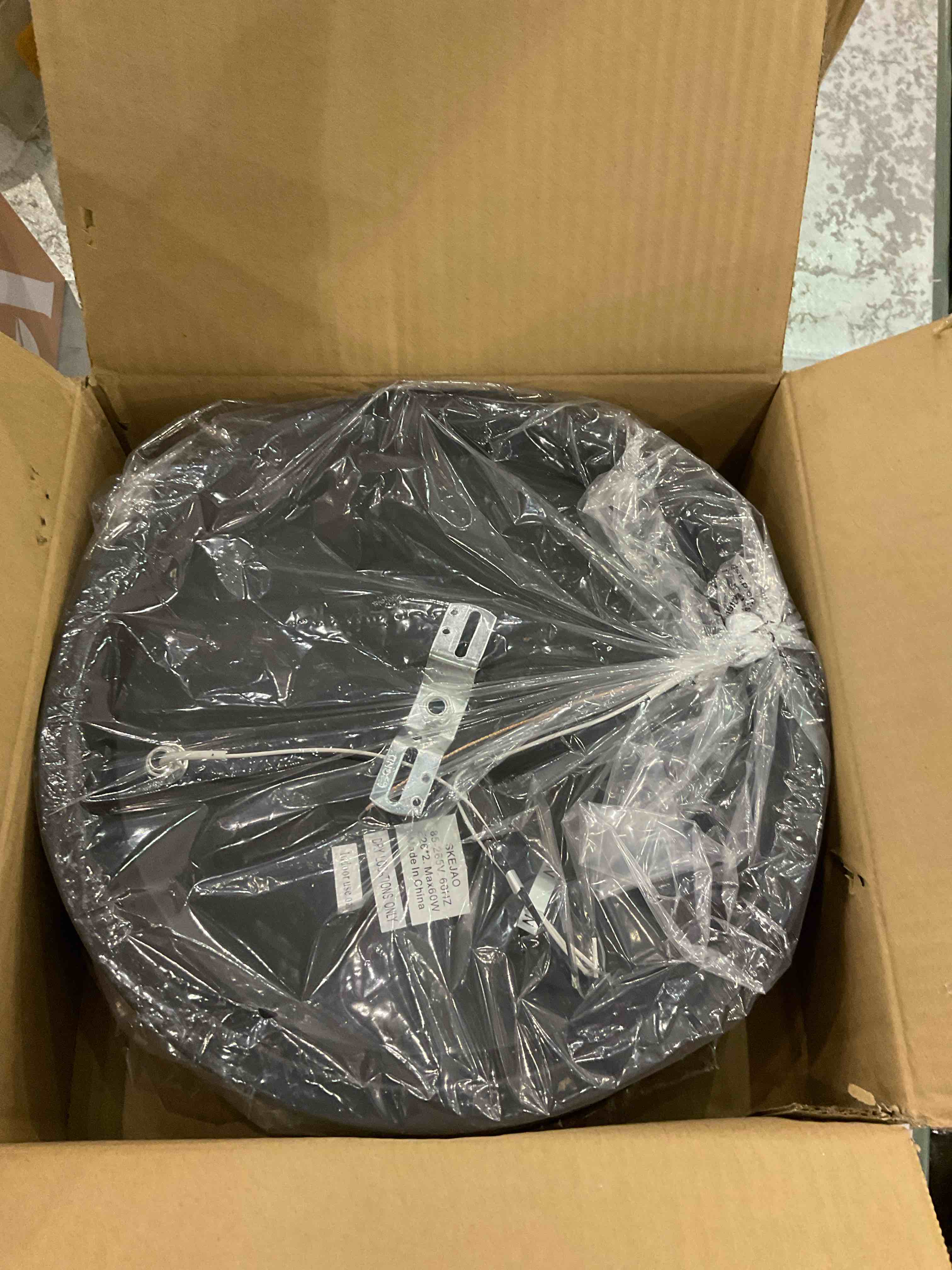 https://s3.amazonaws.com/lotting-images-prod/bidfta/EXS00775400_1702474740595.jpeg