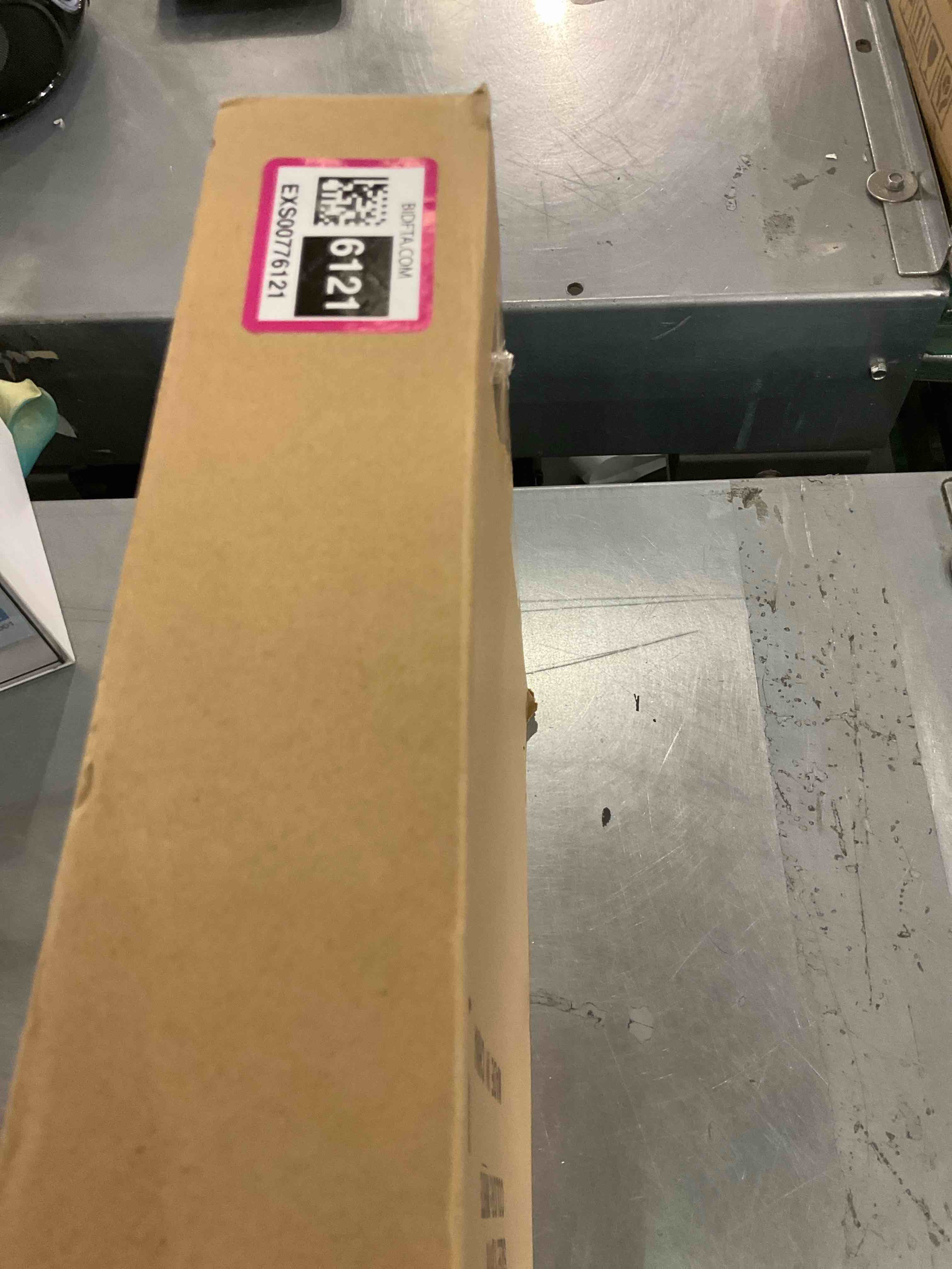 https://s3.amazonaws.com/lotting-images-prod/bidfta/EXS00776121_1701790218287.jpeg