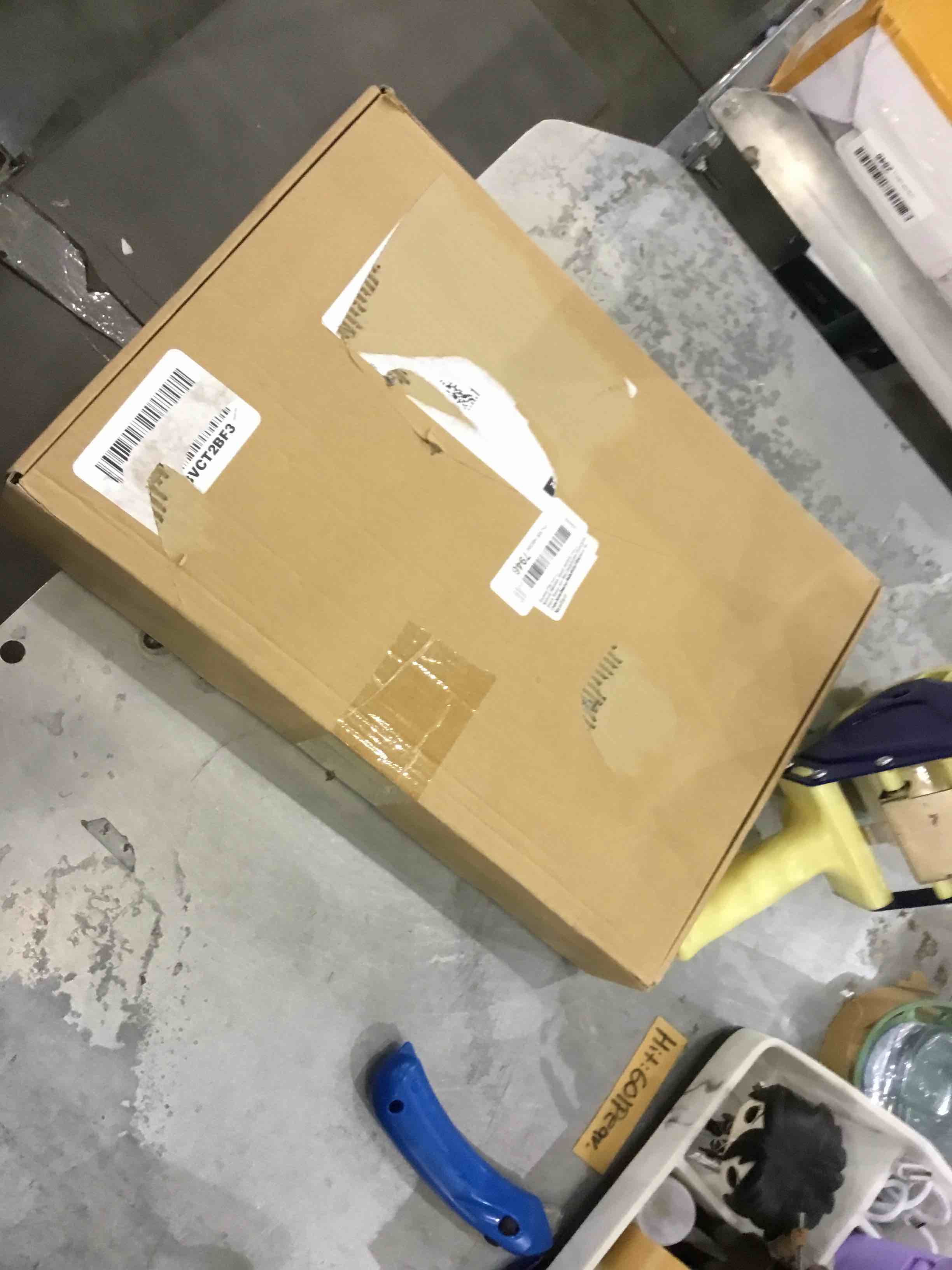 https://s3.amazonaws.com/lotting-images-prod/bidfta/EXS00776530_1701790829141.jpeg