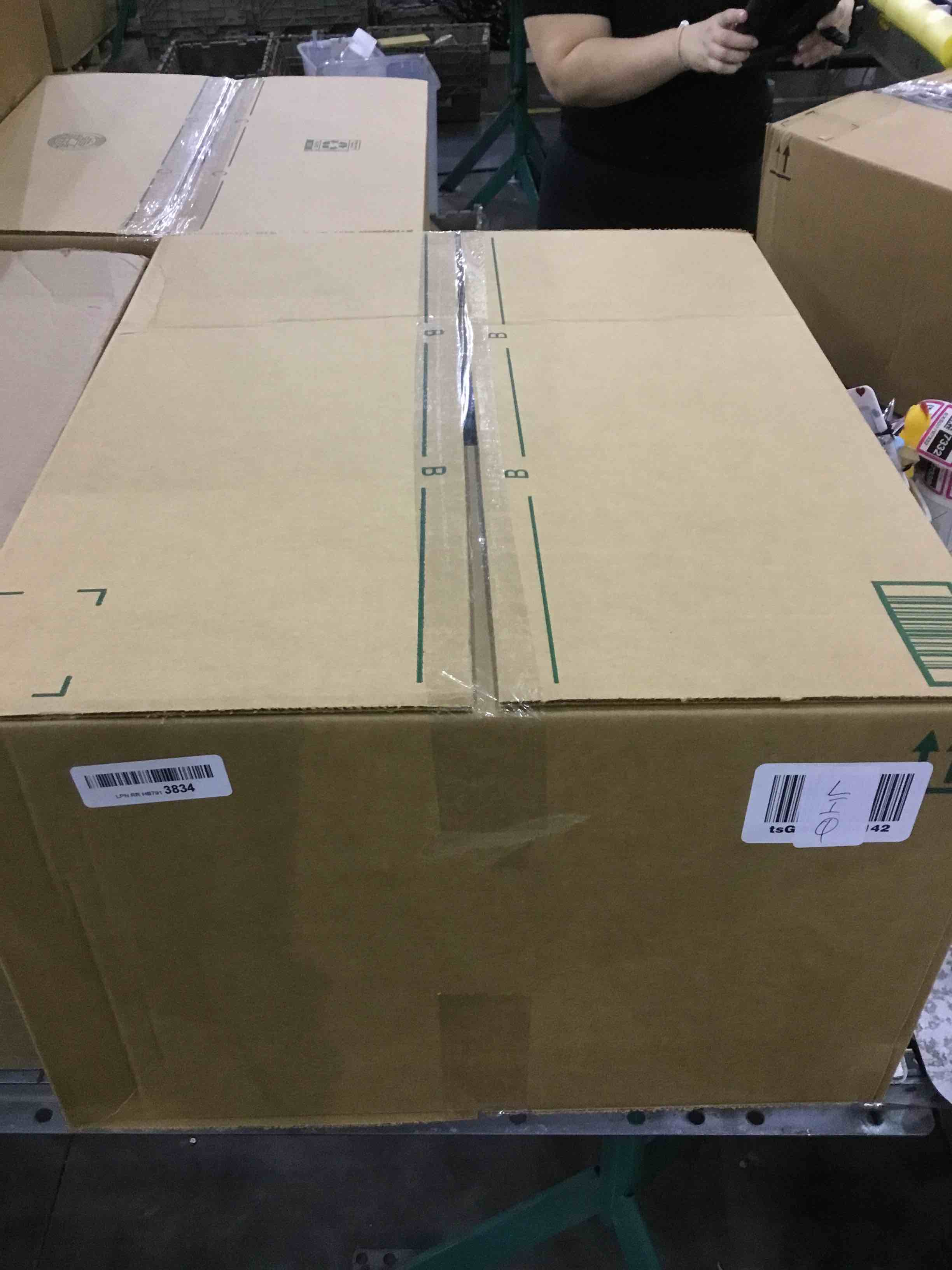 https://s3.amazonaws.com/lotting-images-prod/bidfta/EXS00776626_1701868330118.jpeg