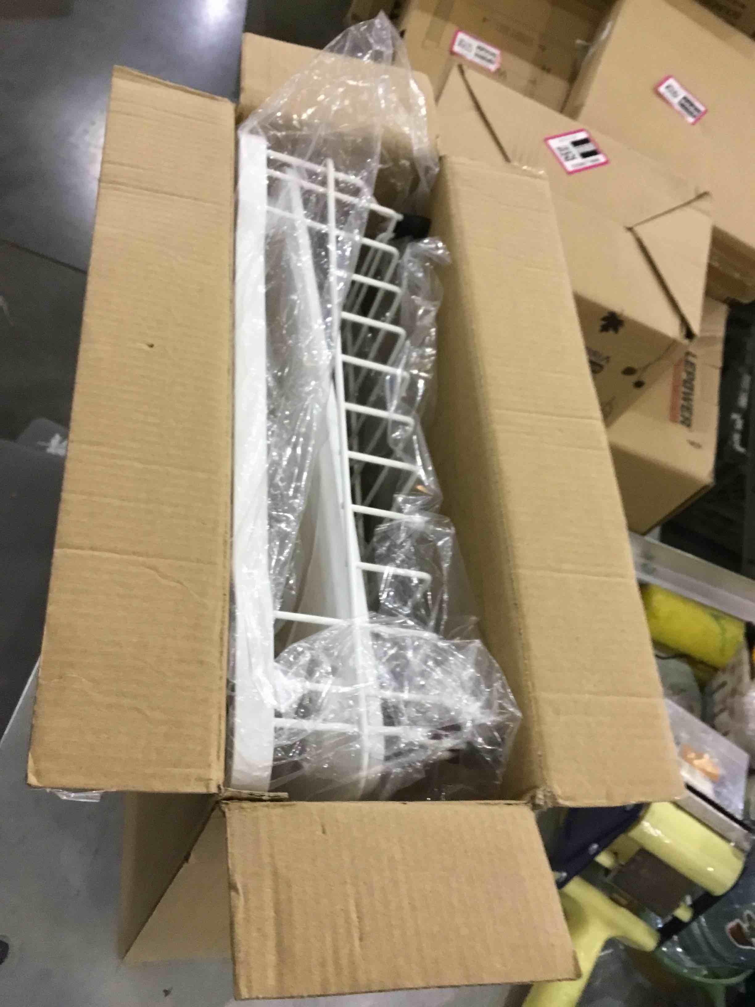 https://s3.amazonaws.com/lotting-images-prod/bidfta/EXS00776686_1701875280305.jpeg