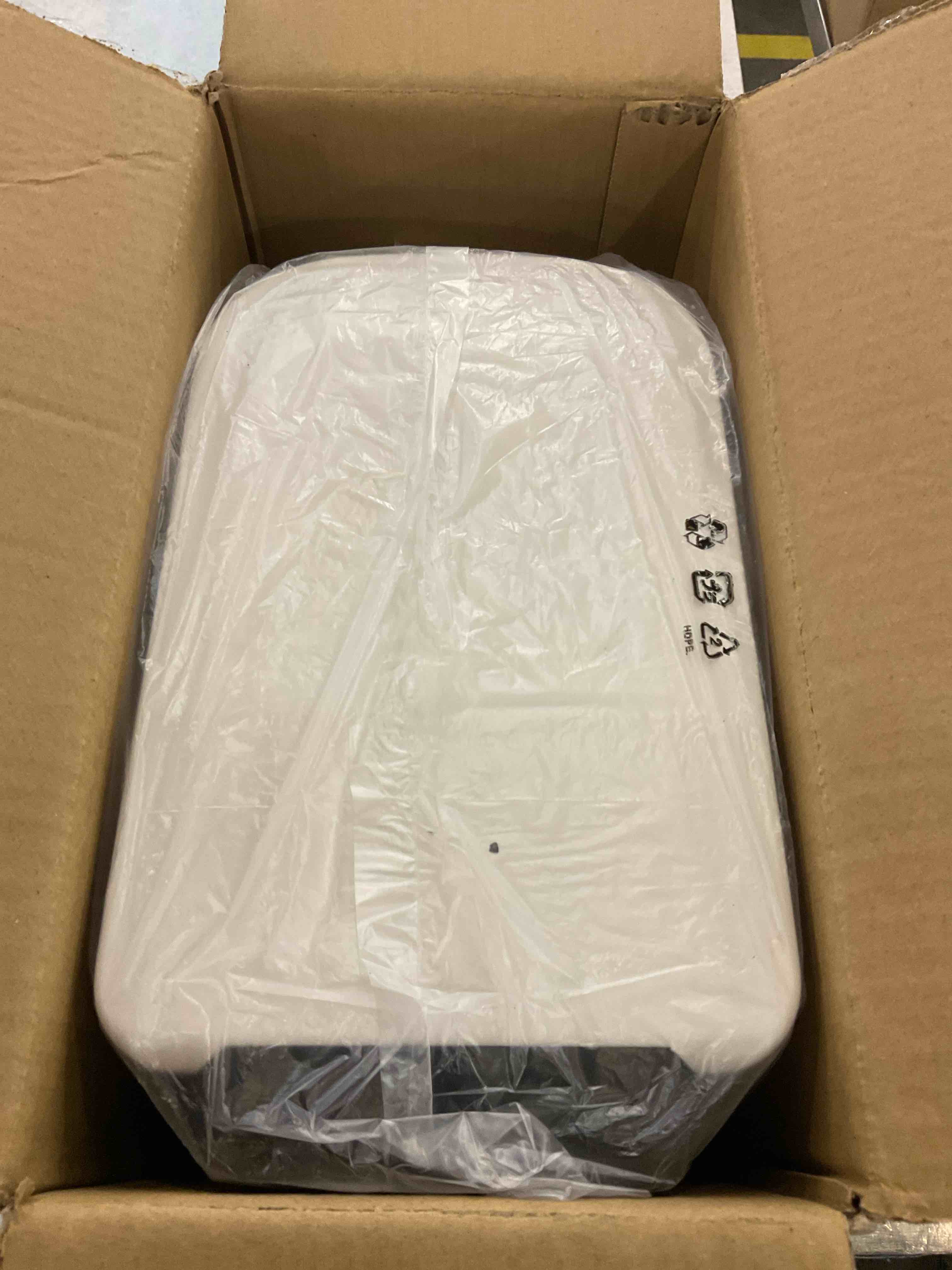 https://s3.amazonaws.com/lotting-images-prod/bidfta/EXS00777349_1701973362783.jpeg