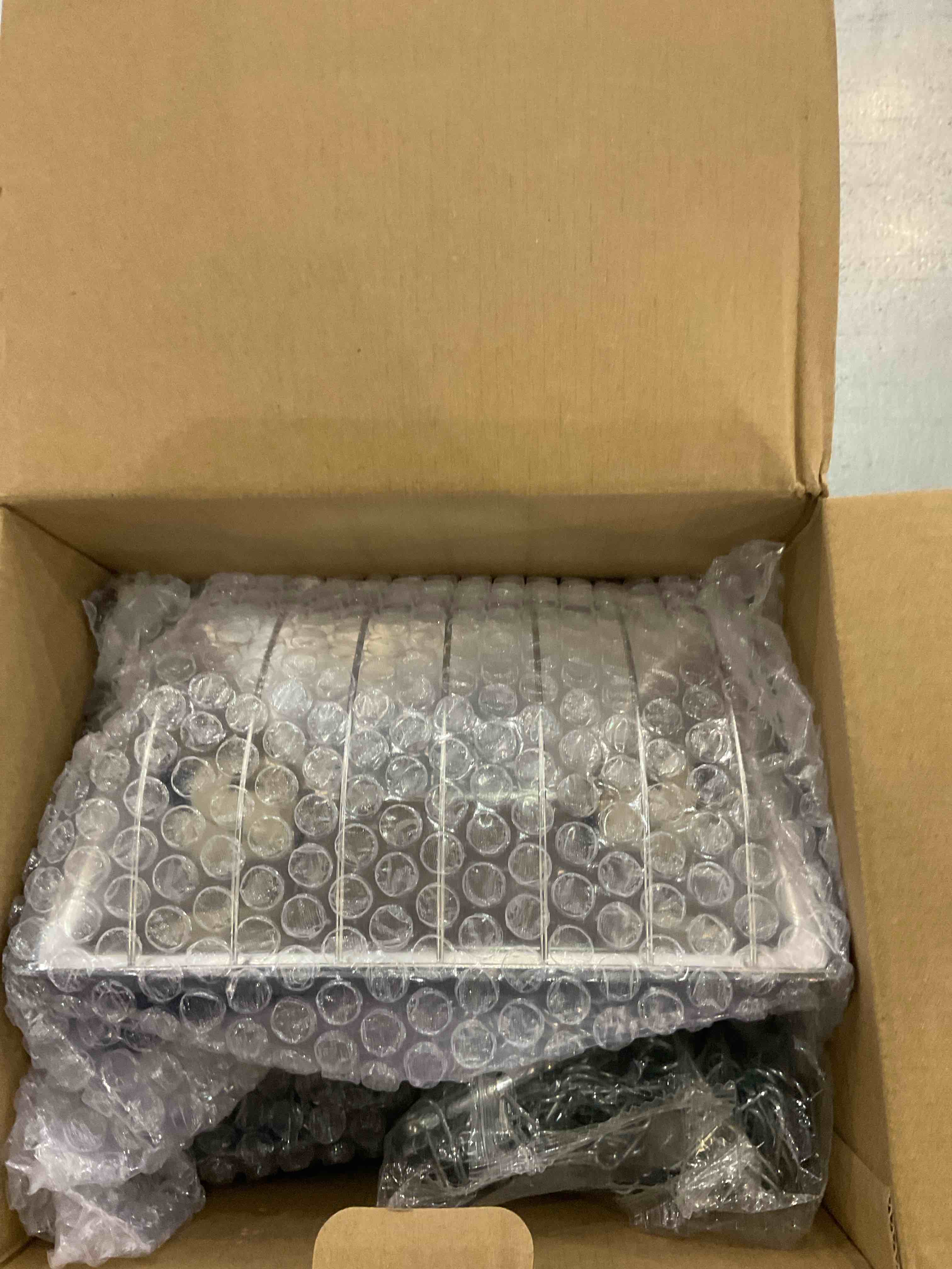 https://s3.amazonaws.com/lotting-images-prod/bidfta/EXS00777380_1701978489318.jpeg