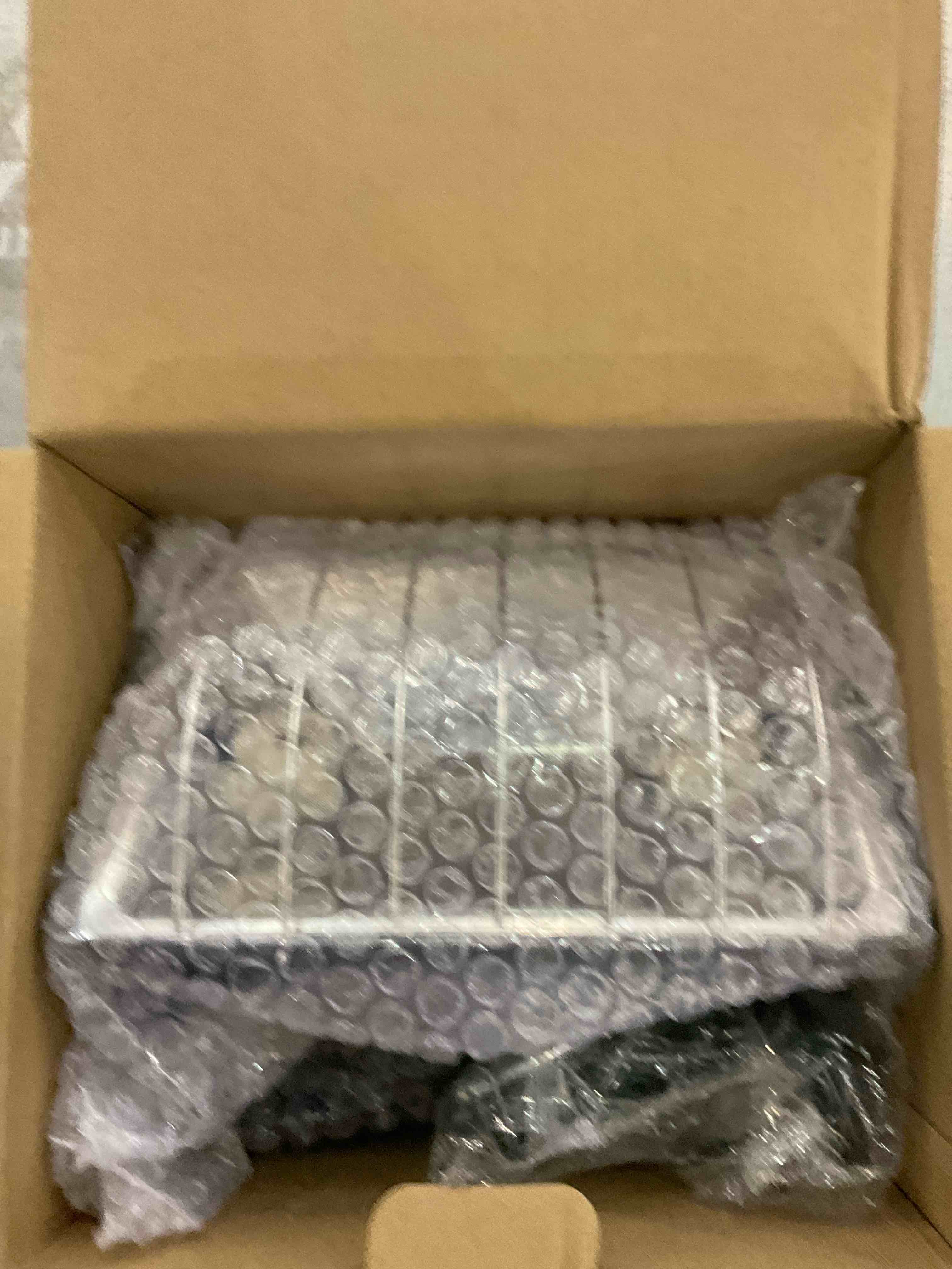 https://s3.amazonaws.com/lotting-images-prod/bidfta/EXS00777380_1701978490626.jpeg