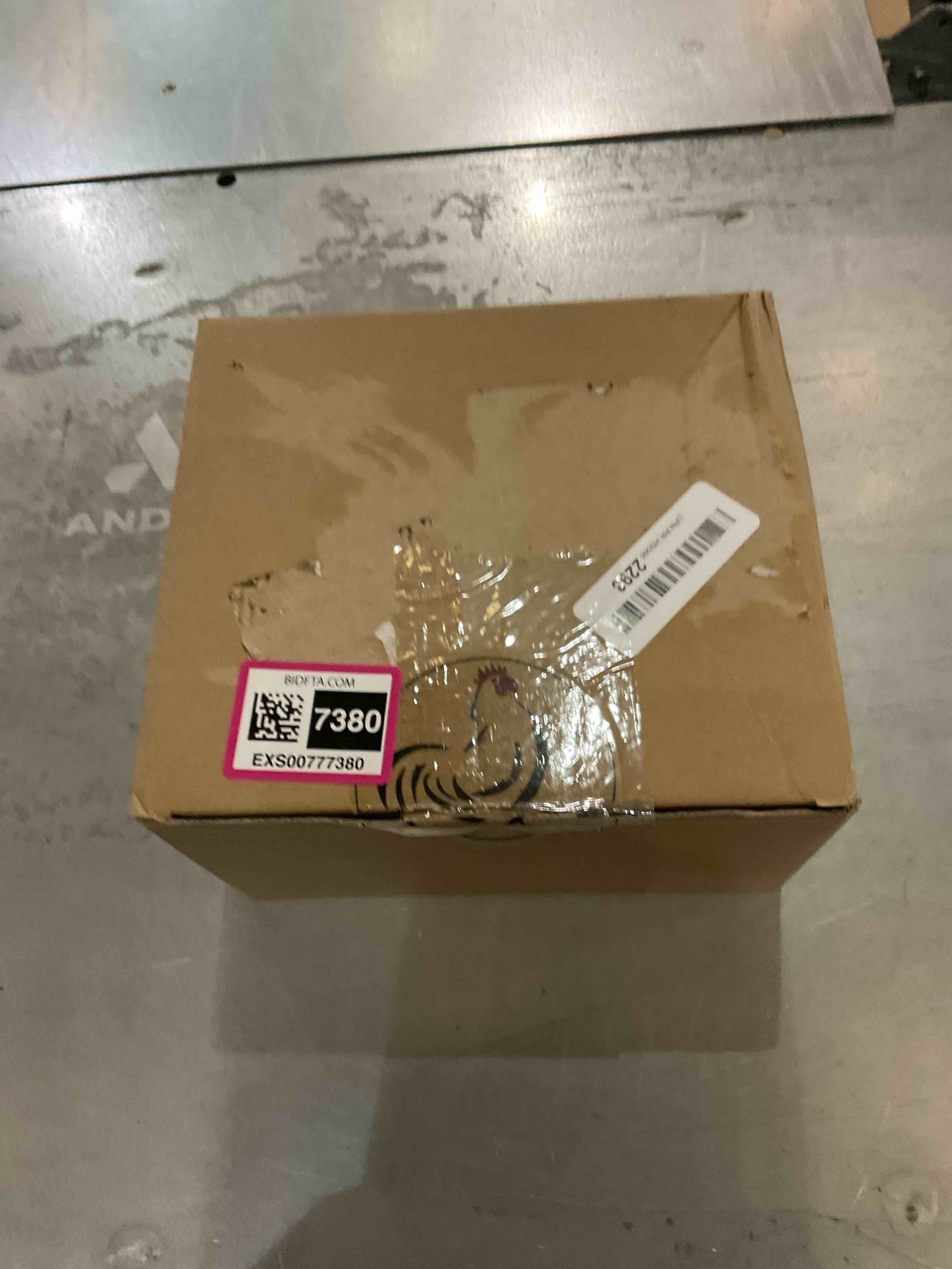 https://s3.amazonaws.com/lotting-images-prod/bidfta/EXS00777380_1701978509111.jpeg