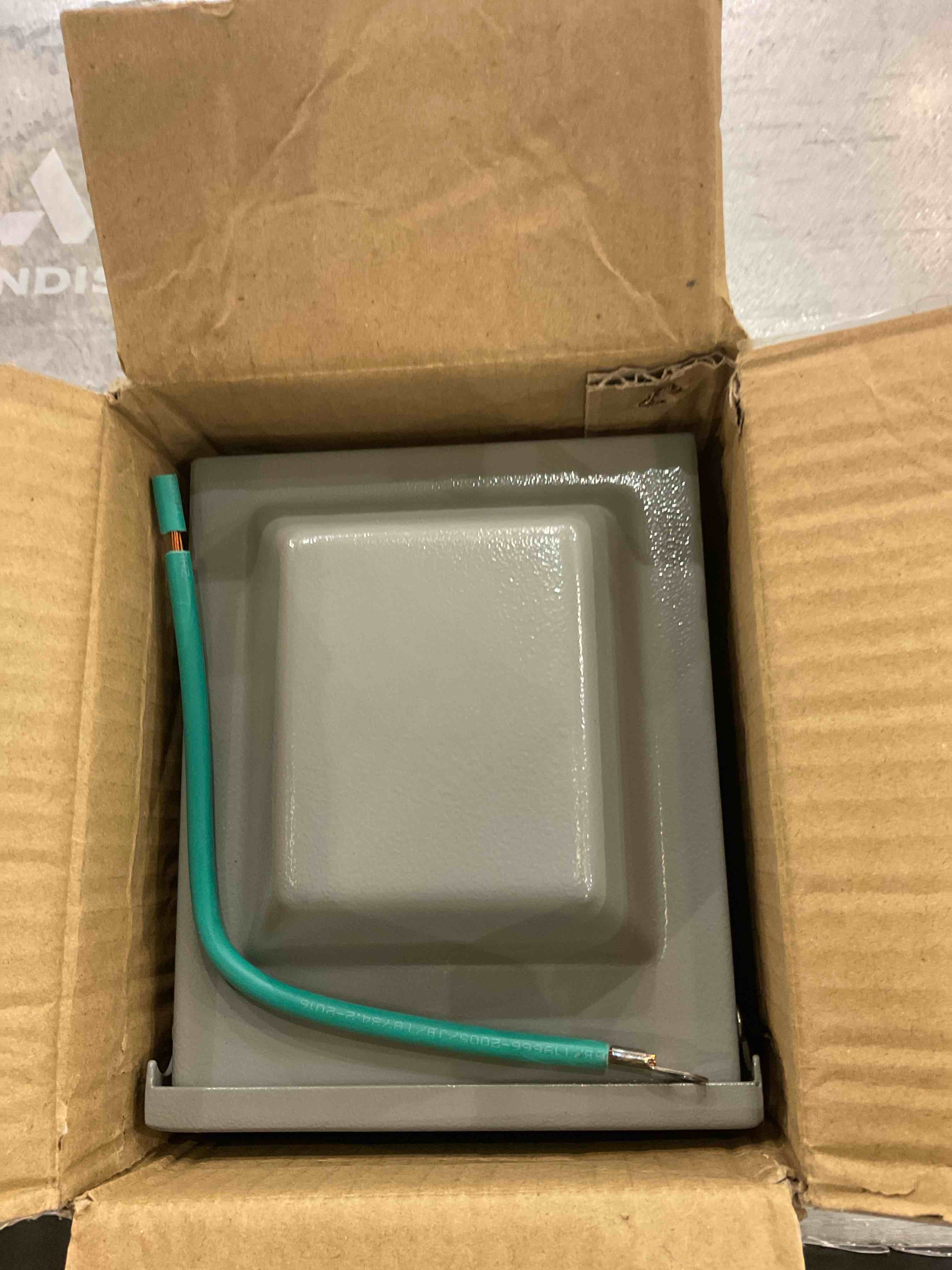 https://s3.amazonaws.com/lotting-images-prod/bidfta/EXS00777385_1701978956037.jpeg