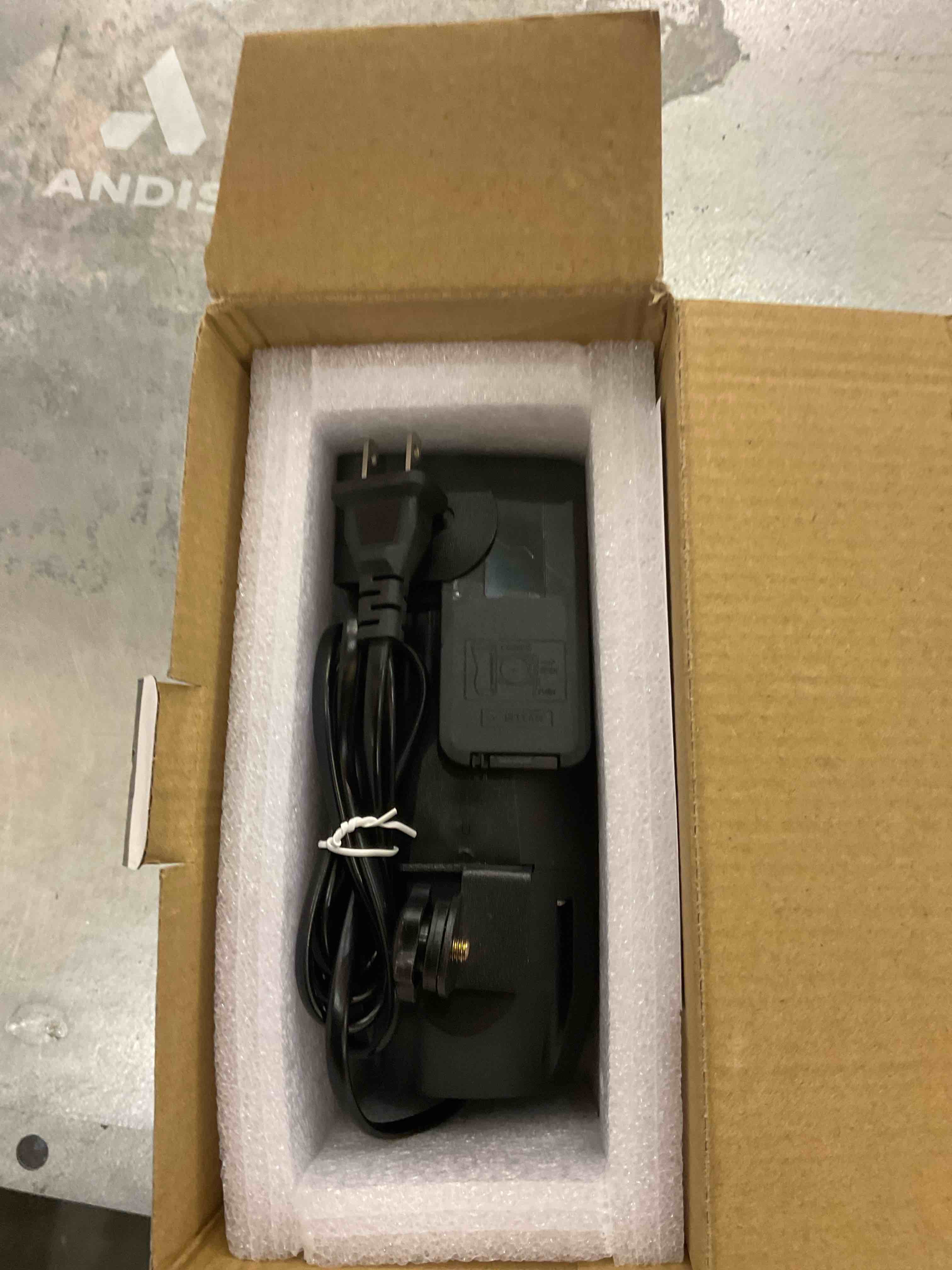 https://s3.amazonaws.com/lotting-images-prod/bidfta/EXS00777388_1701979178595.jpeg