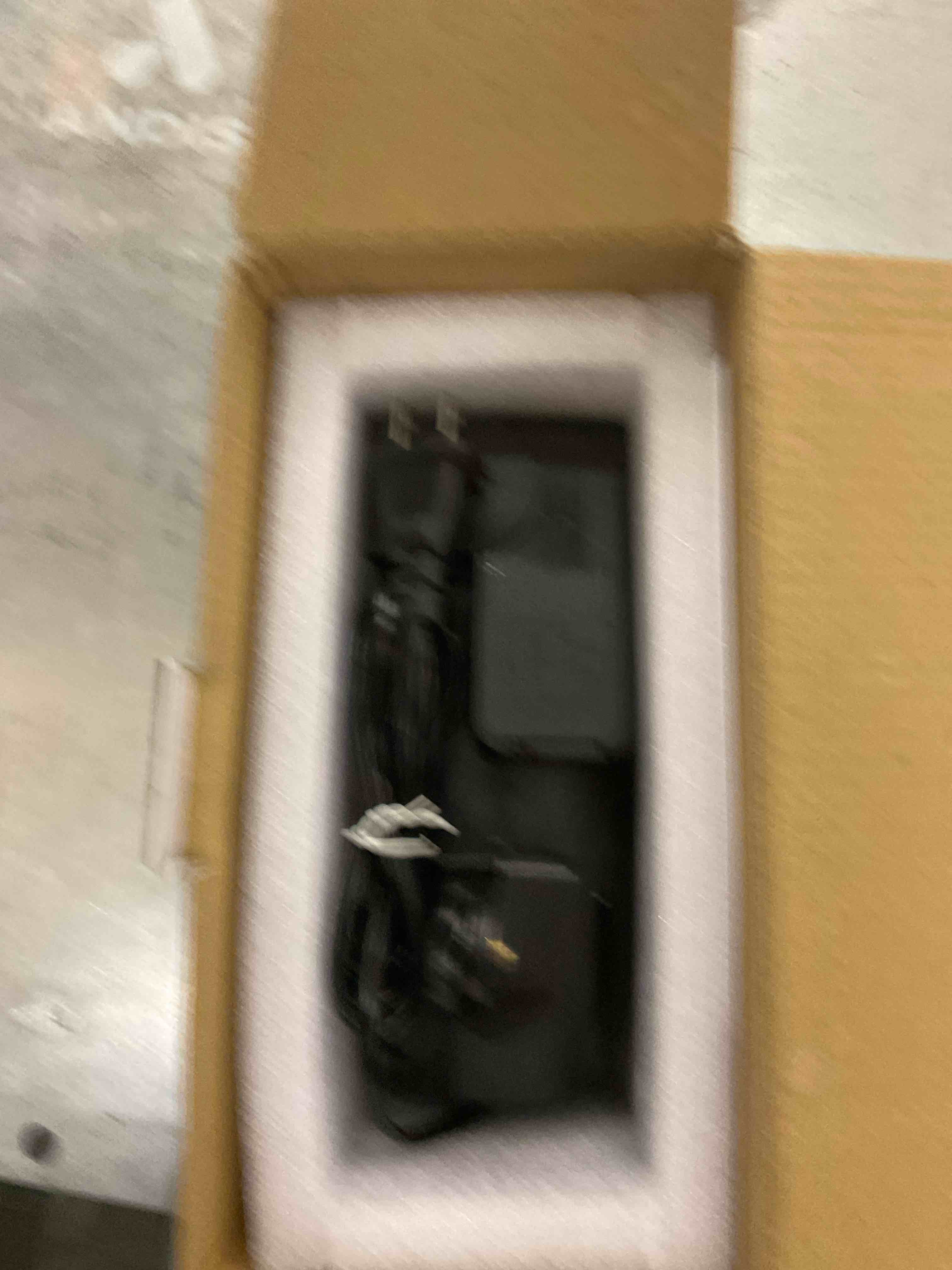 https://s3.amazonaws.com/lotting-images-prod/bidfta/EXS00777388_1701979179710.jpeg