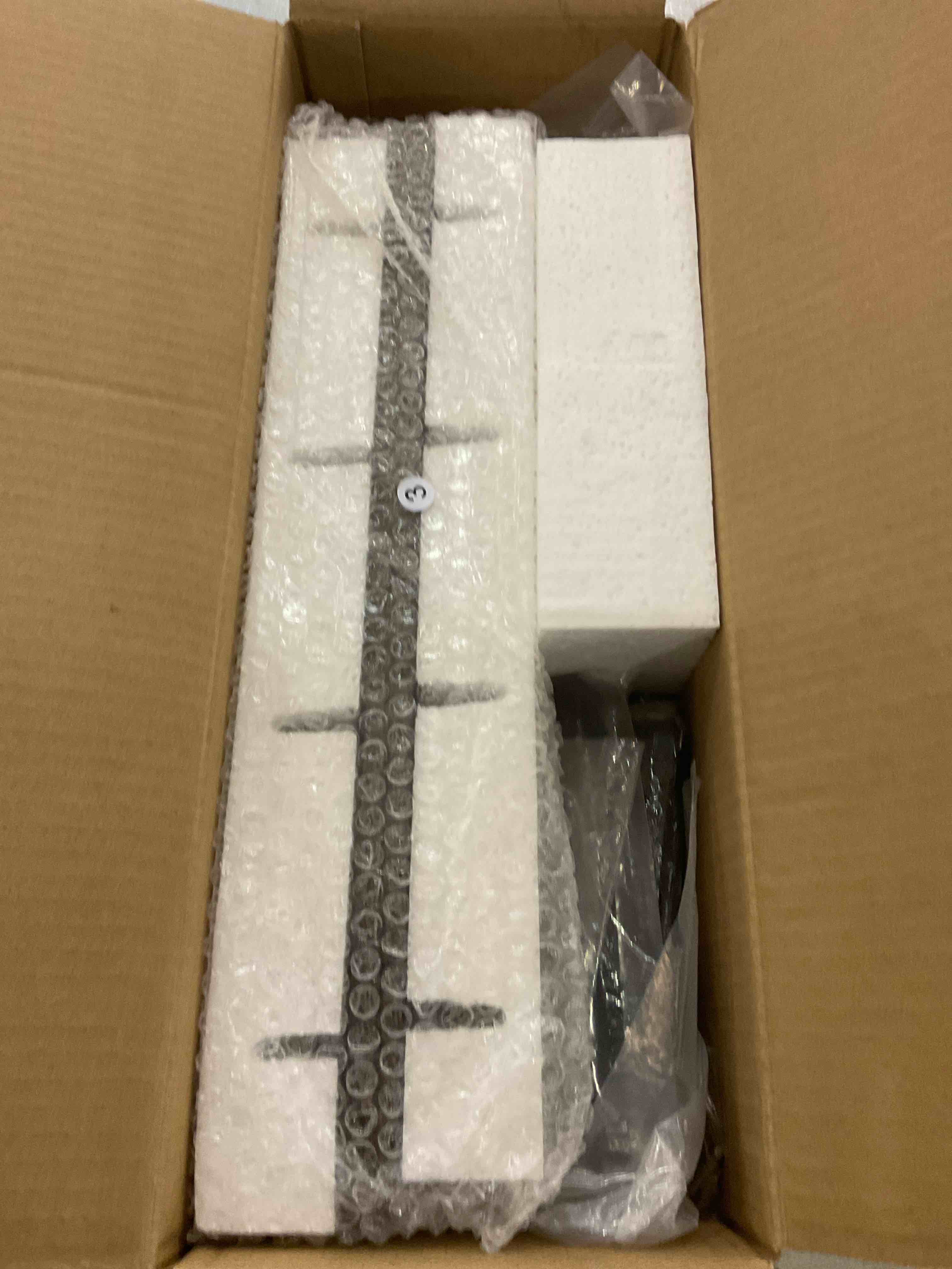https://s3.amazonaws.com/lotting-images-prod/bidfta/EXS00777478_1702050679353.jpeg