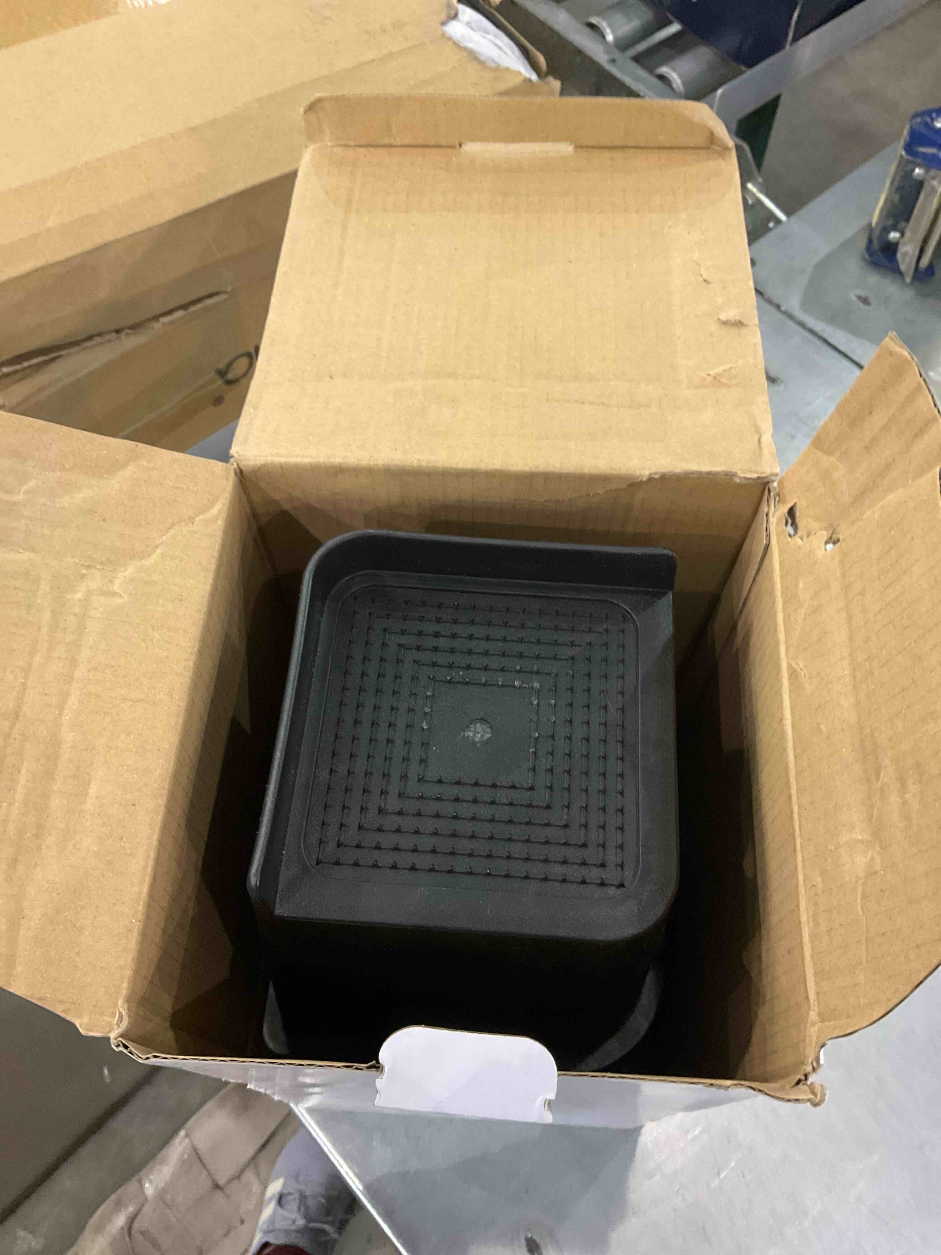 https://s3.amazonaws.com/lotting-images-prod/bidfta/EXS00777508_1701952624657.jpeg
