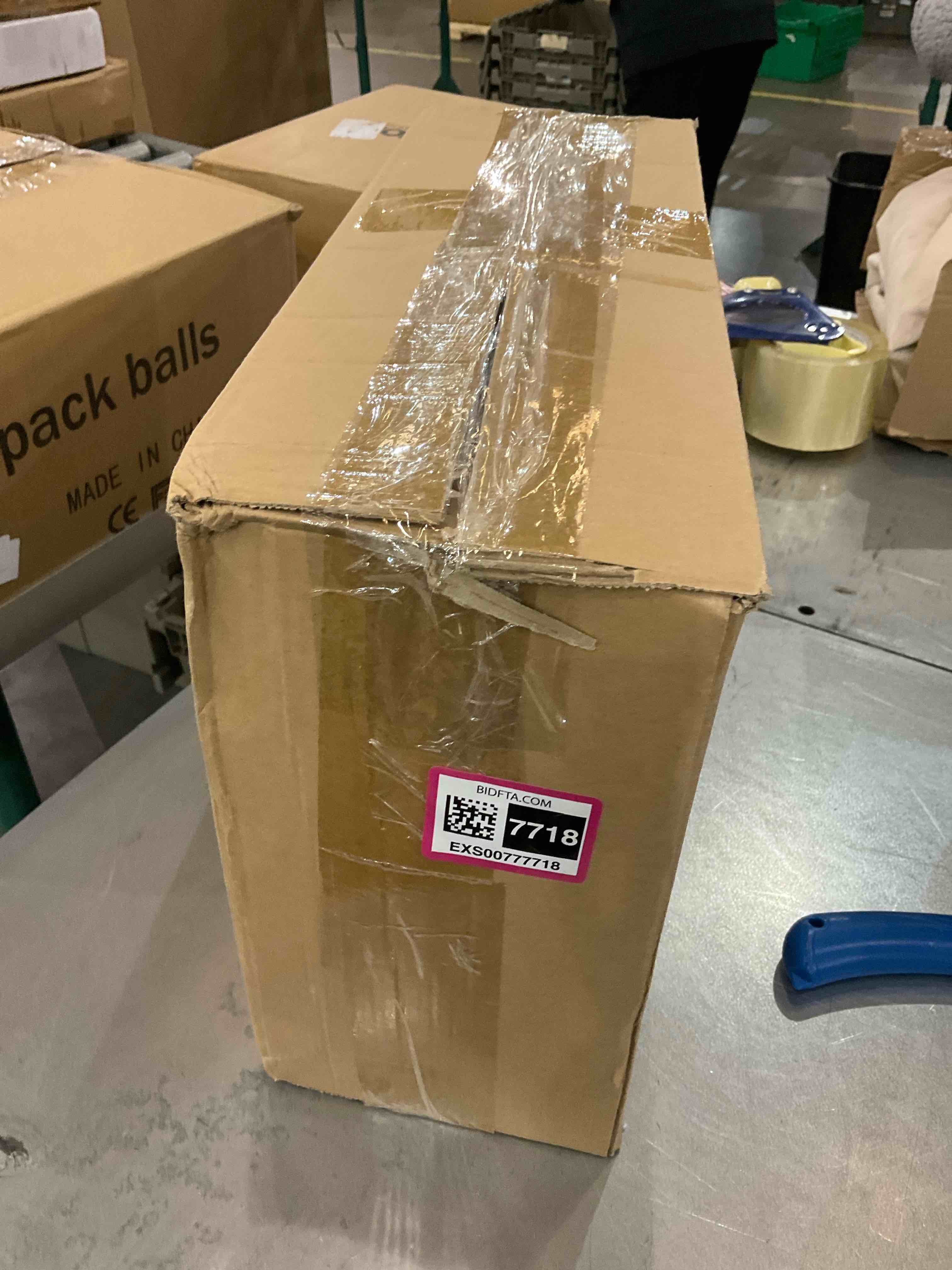 https://s3.amazonaws.com/lotting-images-prod/bidfta/EXS00777718_1701978463706.jpeg