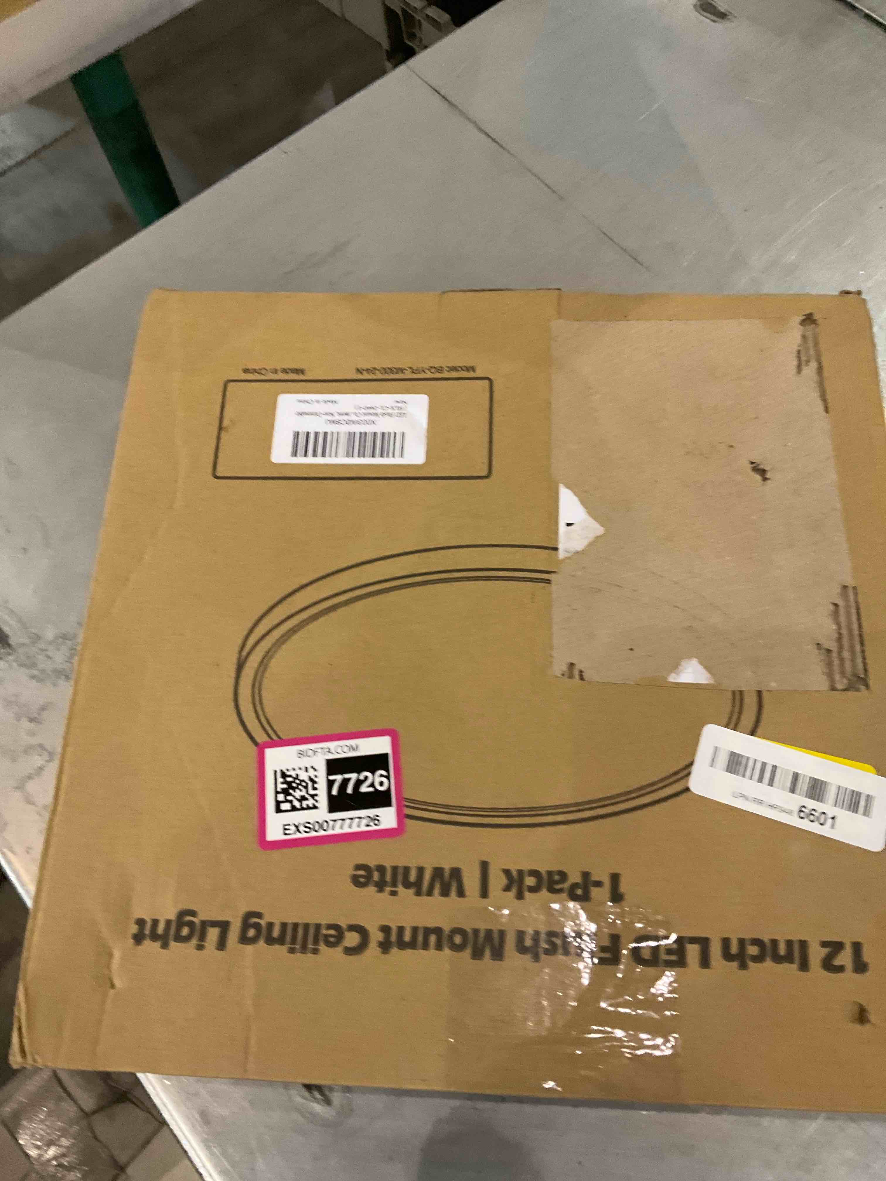 https://s3.amazonaws.com/lotting-images-prod/bidfta/EXS00777726_1701979438936.jpeg