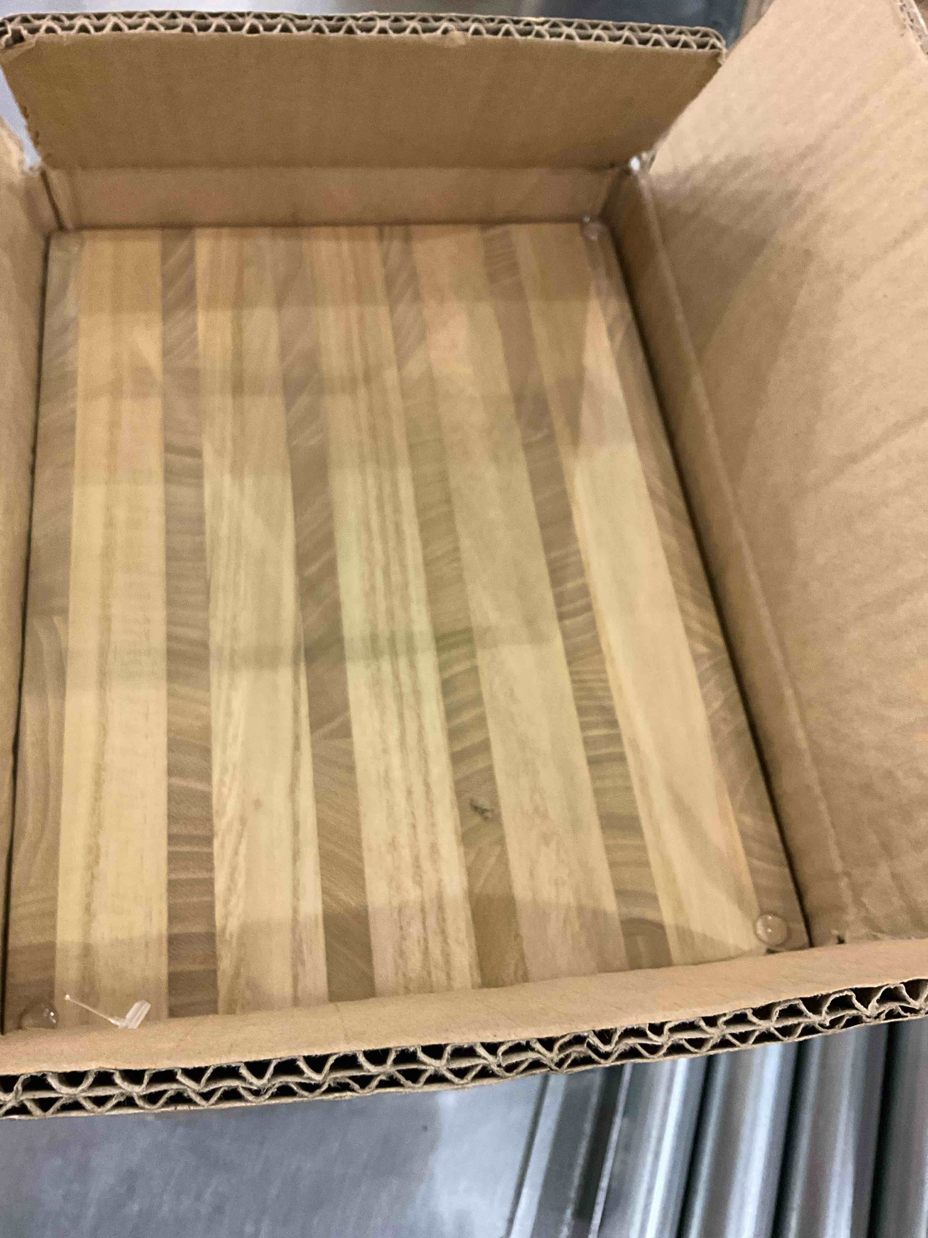 https://s3.amazonaws.com/lotting-images-prod/bidfta/EXS00778777_1701864786194.jpeg
