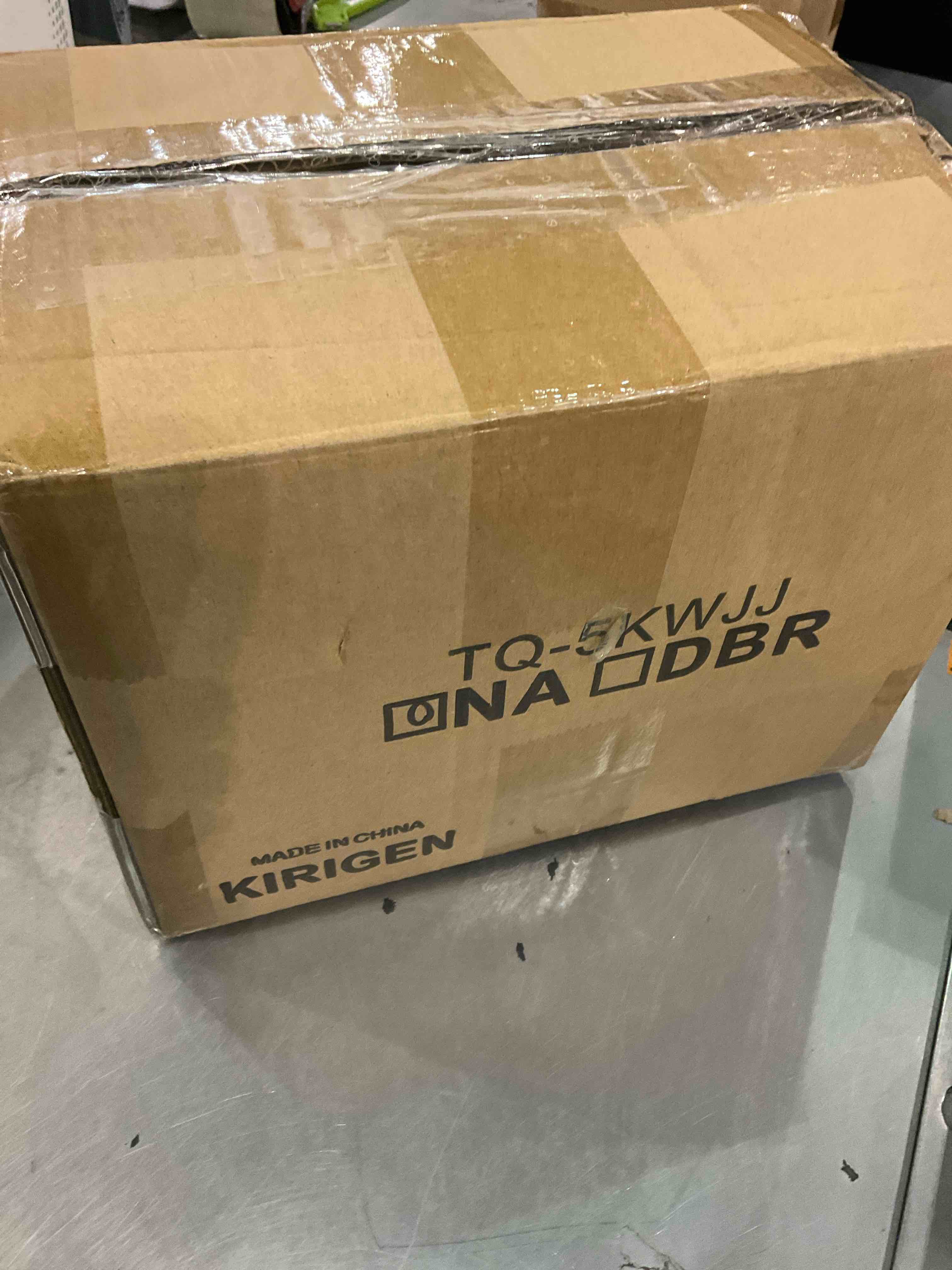 https://s3.amazonaws.com/lotting-images-prod/bidfta/EXS00778777_1701864803256.jpeg