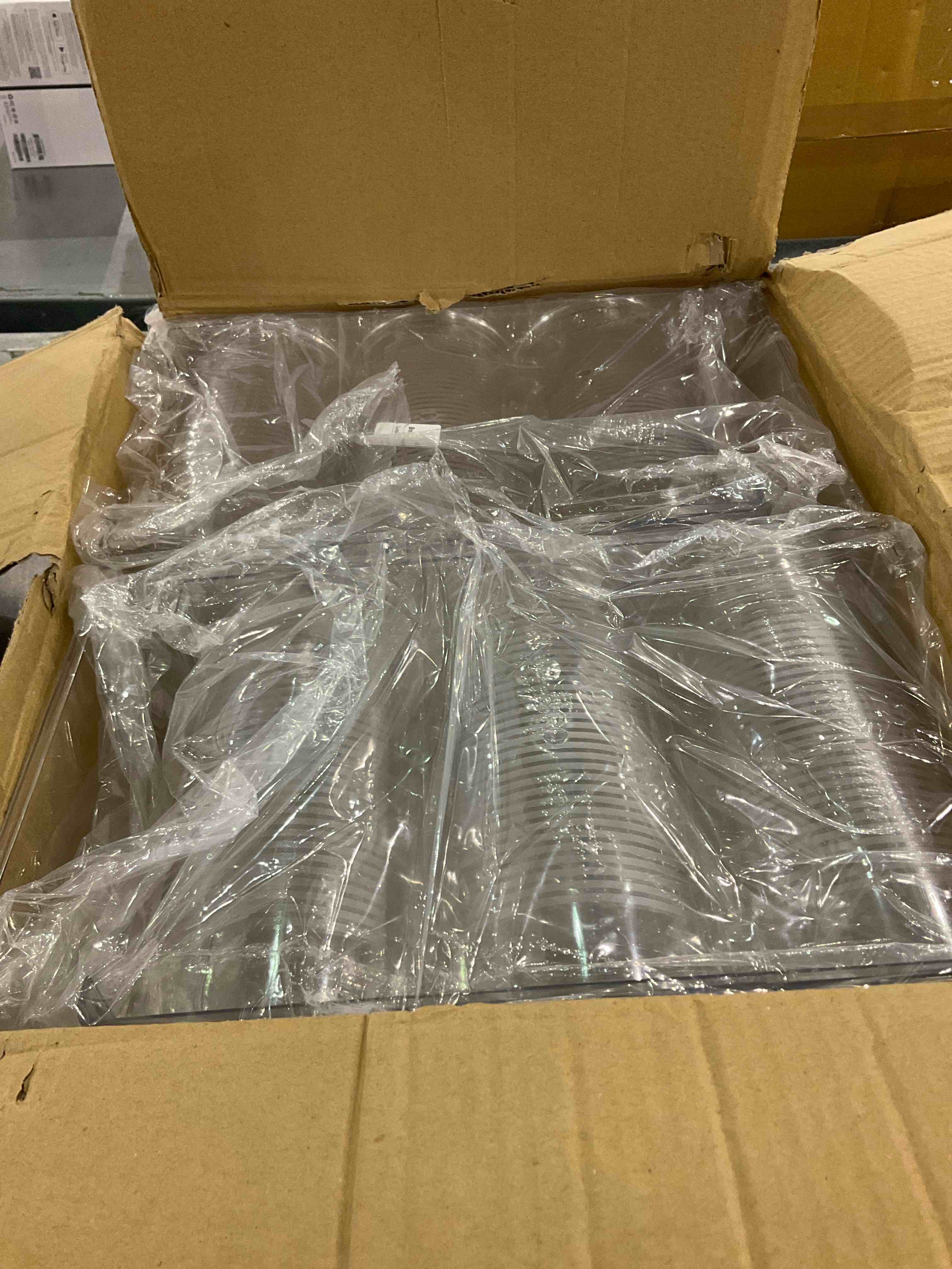 https://s3.amazonaws.com/lotting-images-prod/bidfta/EXS00778802_1701867724376.jpeg