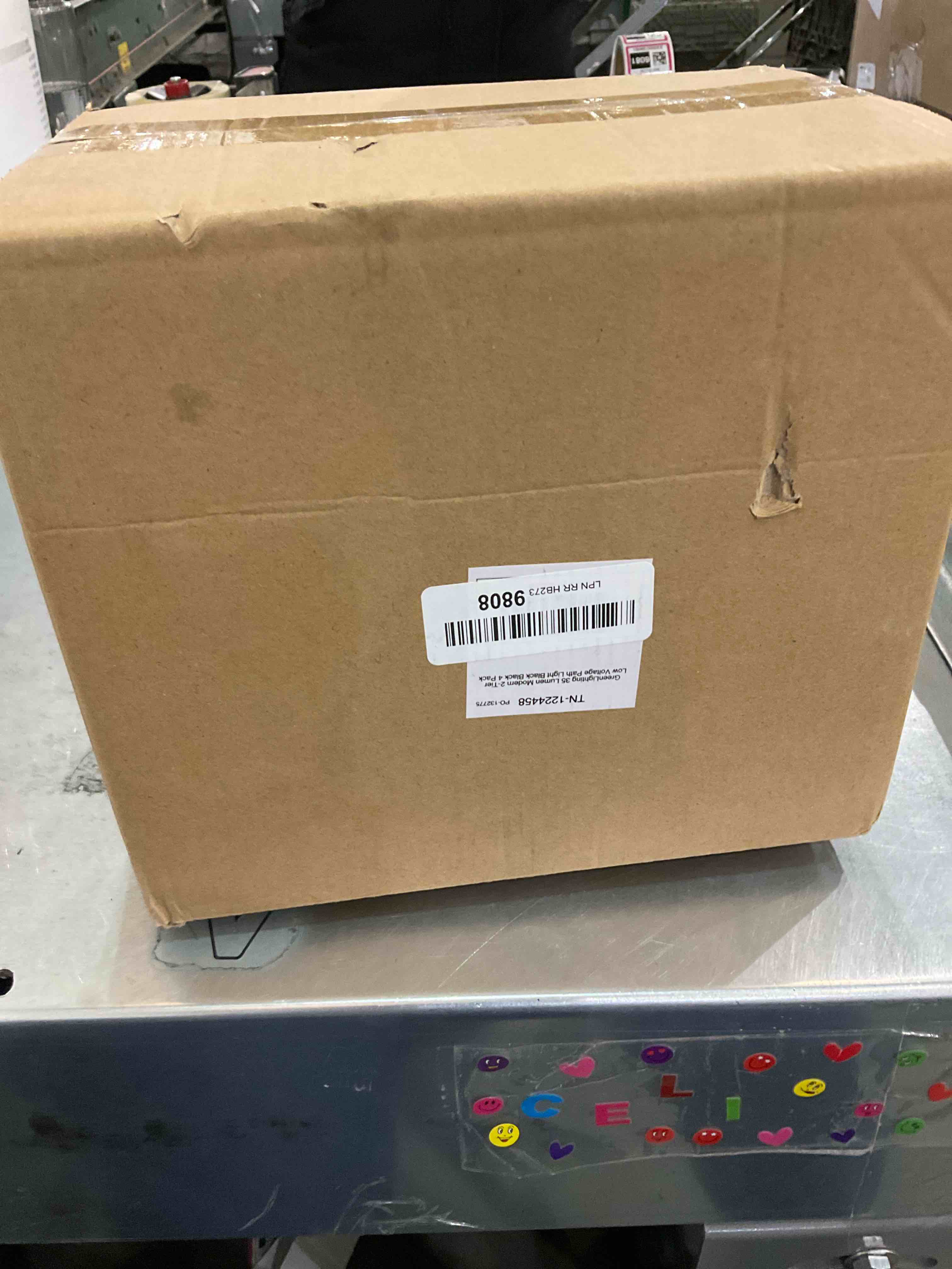 https://s3.amazonaws.com/lotting-images-prod/bidfta/EXS00778863_1701878003864.jpeg