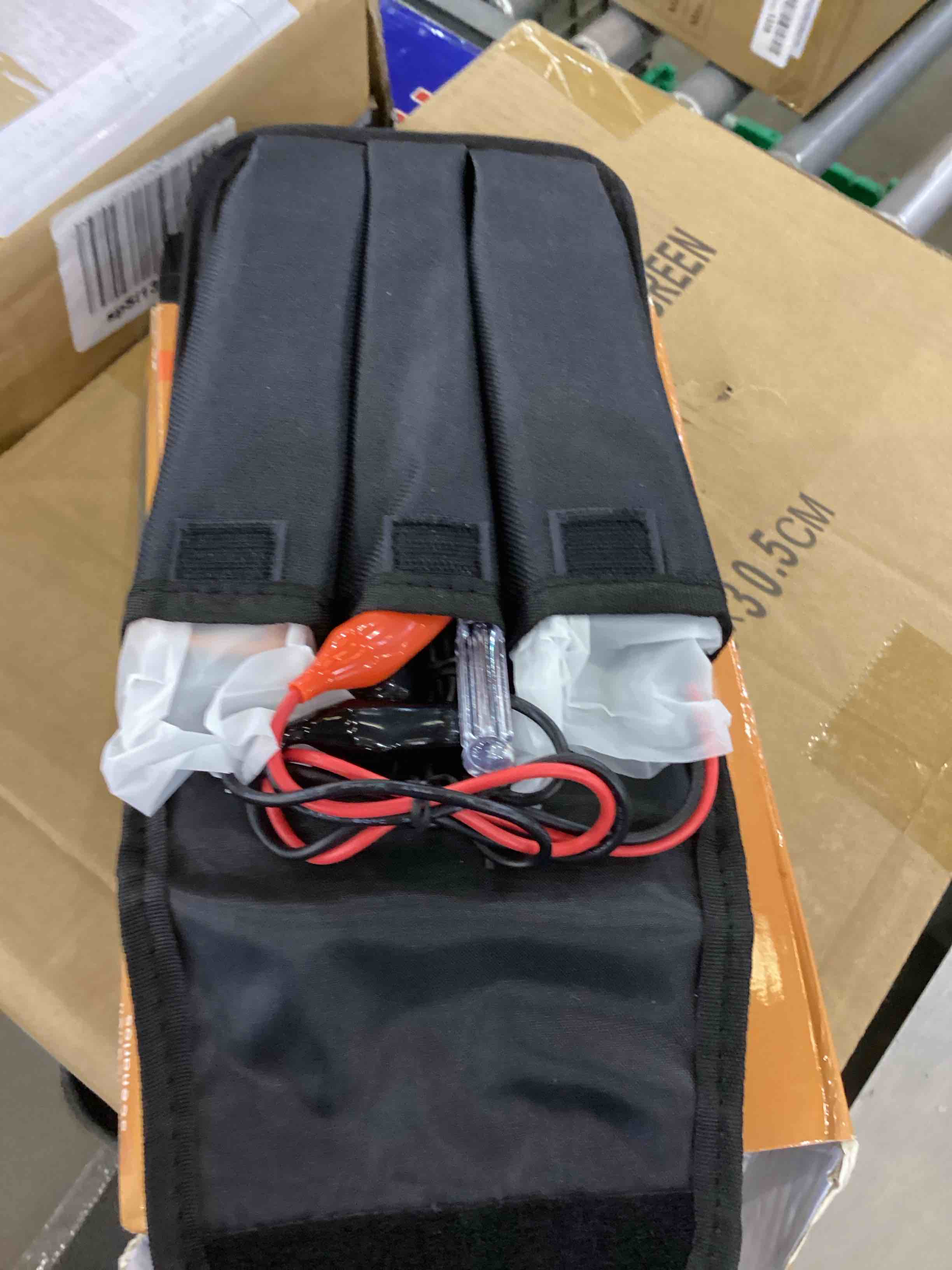 https://s3.amazonaws.com/lotting-images-prod/bidfta/EXS00779184_1702670315655.jpeg