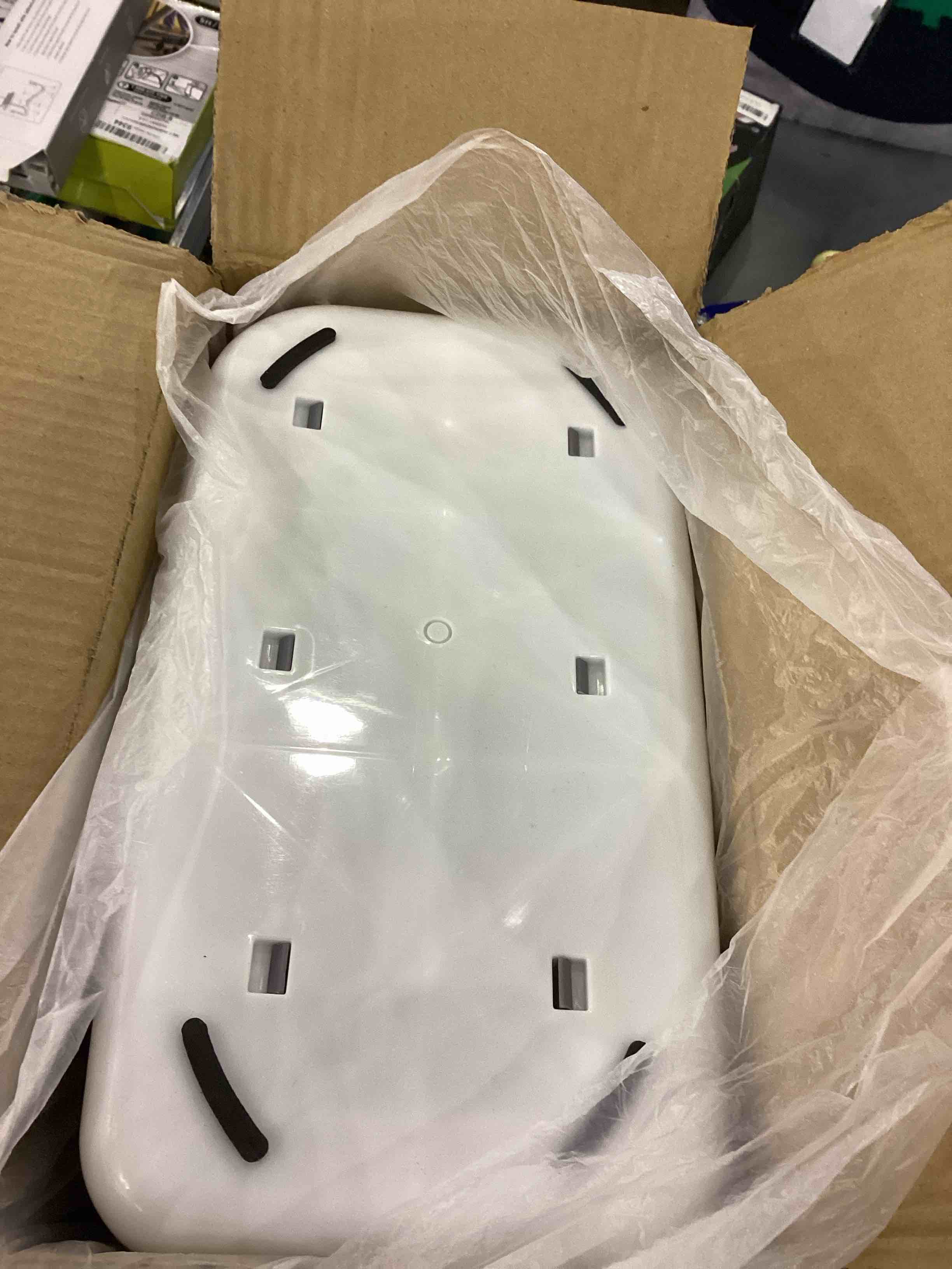https://s3.amazonaws.com/lotting-images-prod/bidfta/EXS00779381_1702988958258.jpeg