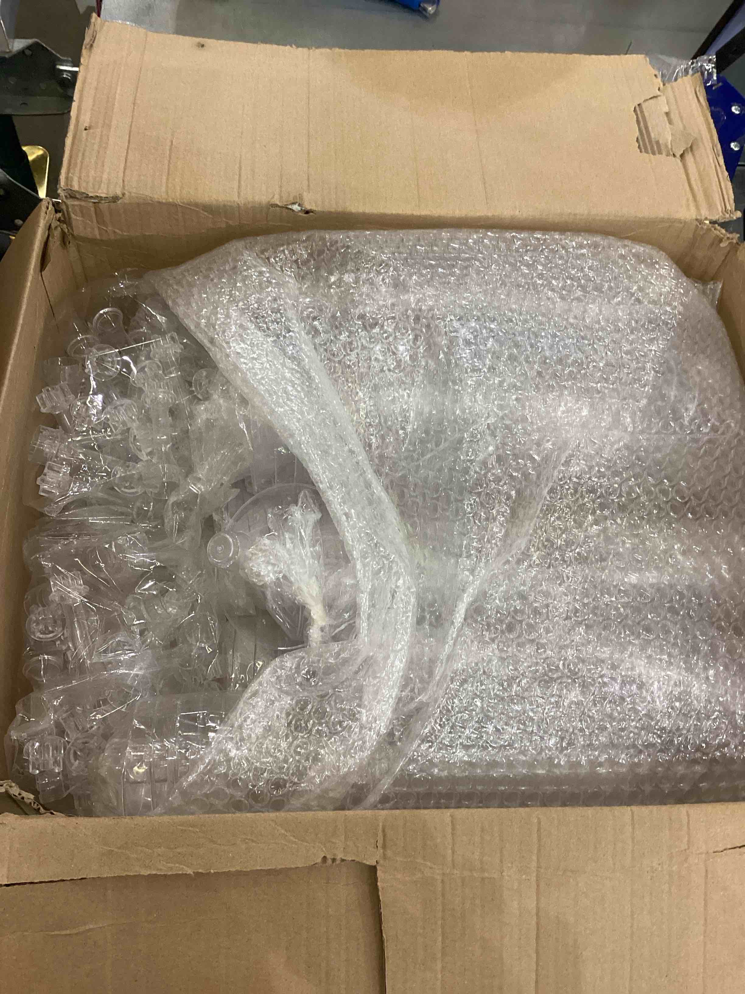 https://s3.amazonaws.com/lotting-images-prod/bidfta/EXS00779454_1703008823198.jpeg
