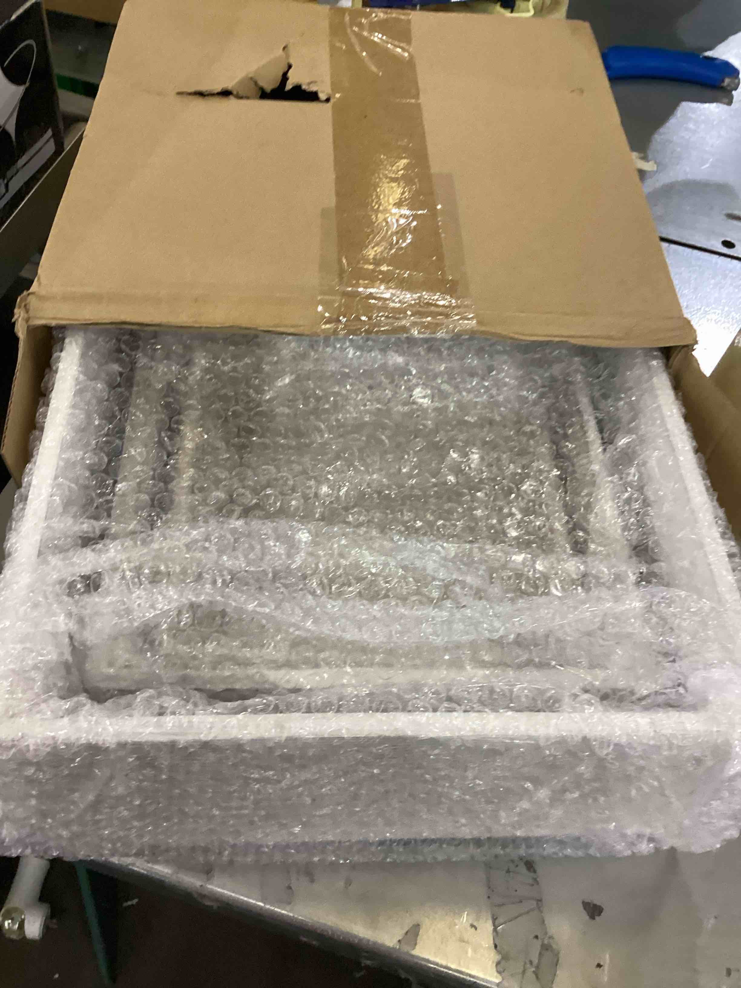 https://s3.amazonaws.com/lotting-images-prod/bidfta/EXS00779455_1703009009283.jpeg
