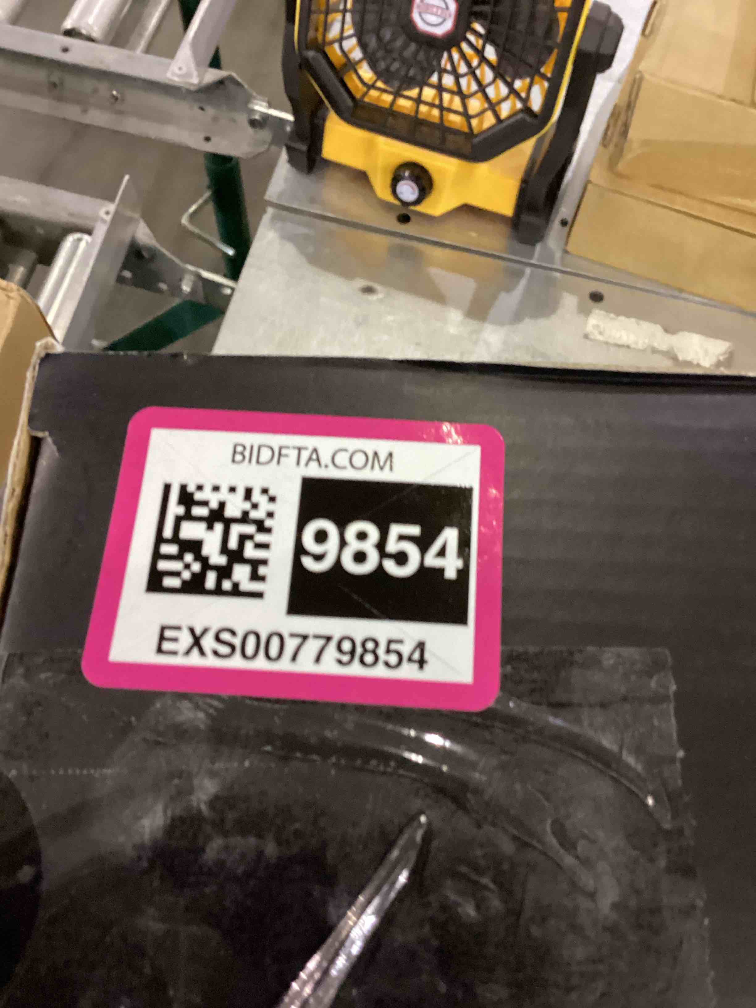 https://s3.amazonaws.com/lotting-images-prod/bidfta/EXS00779854_1702297054067.jpeg