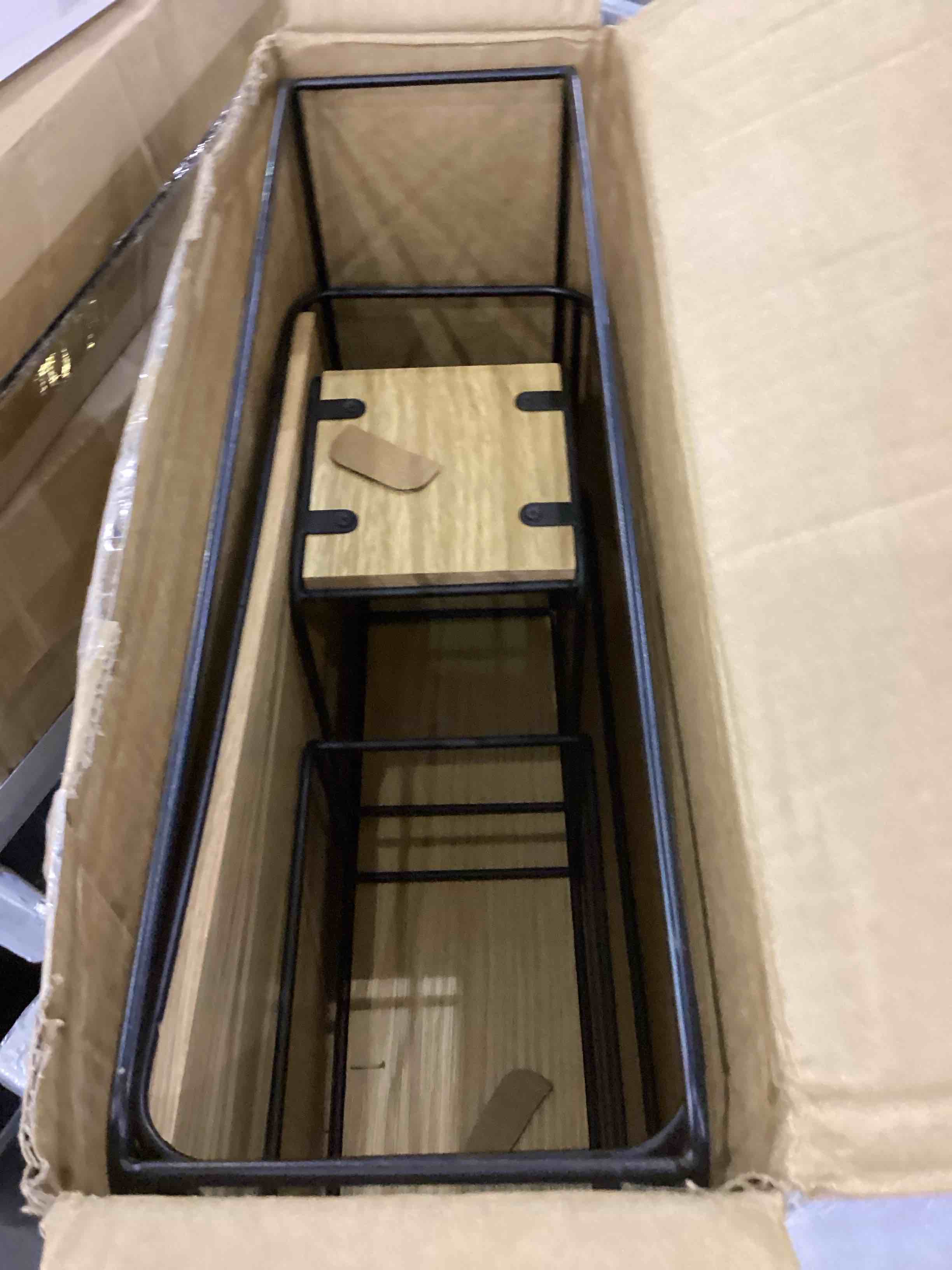 https://s3.amazonaws.com/lotting-images-prod/bidfta/EXS00780041_1702387223579.jpeg