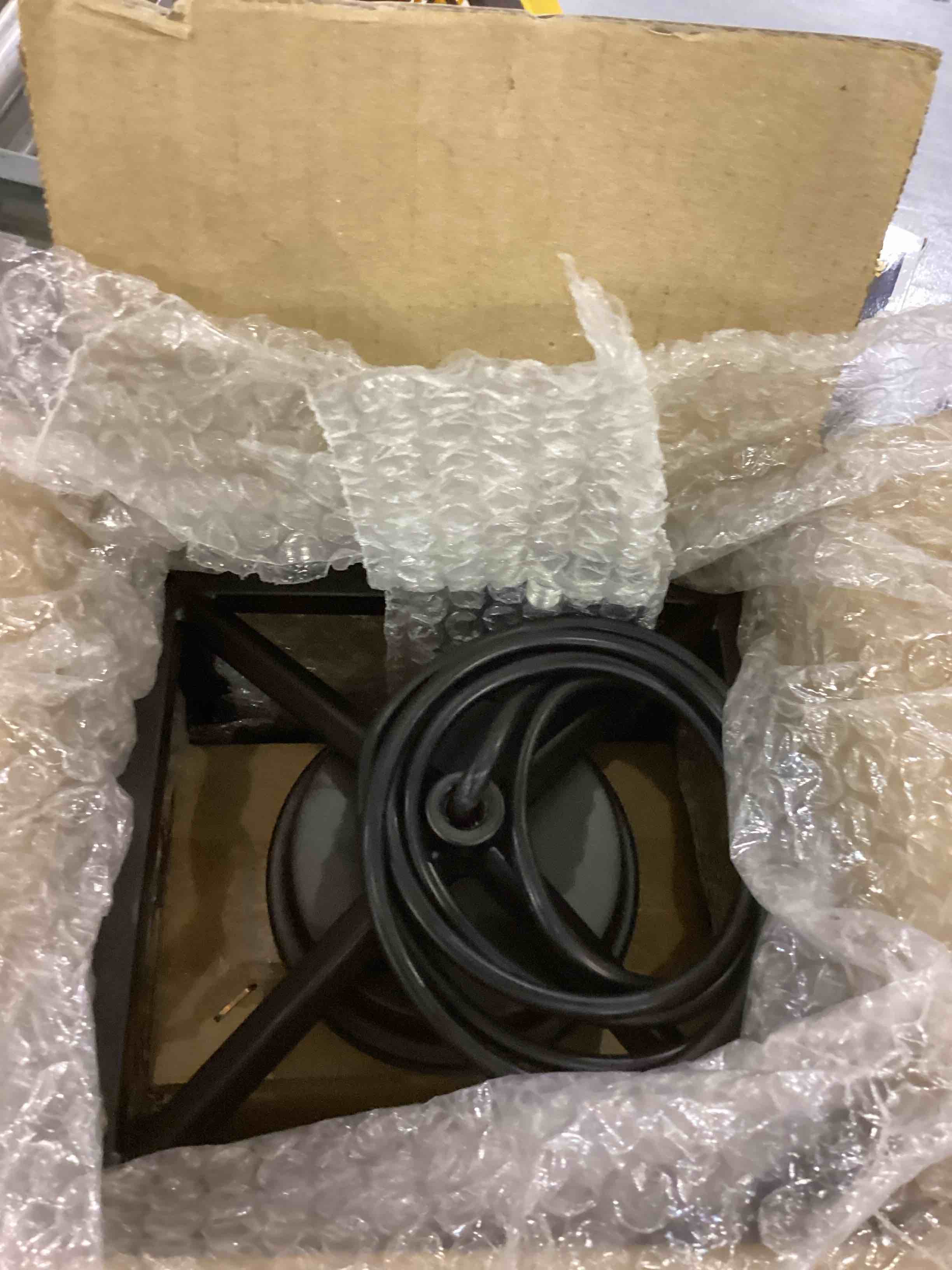 https://s3.amazonaws.com/lotting-images-prod/bidfta/EXS00780045_1702387627216.jpeg