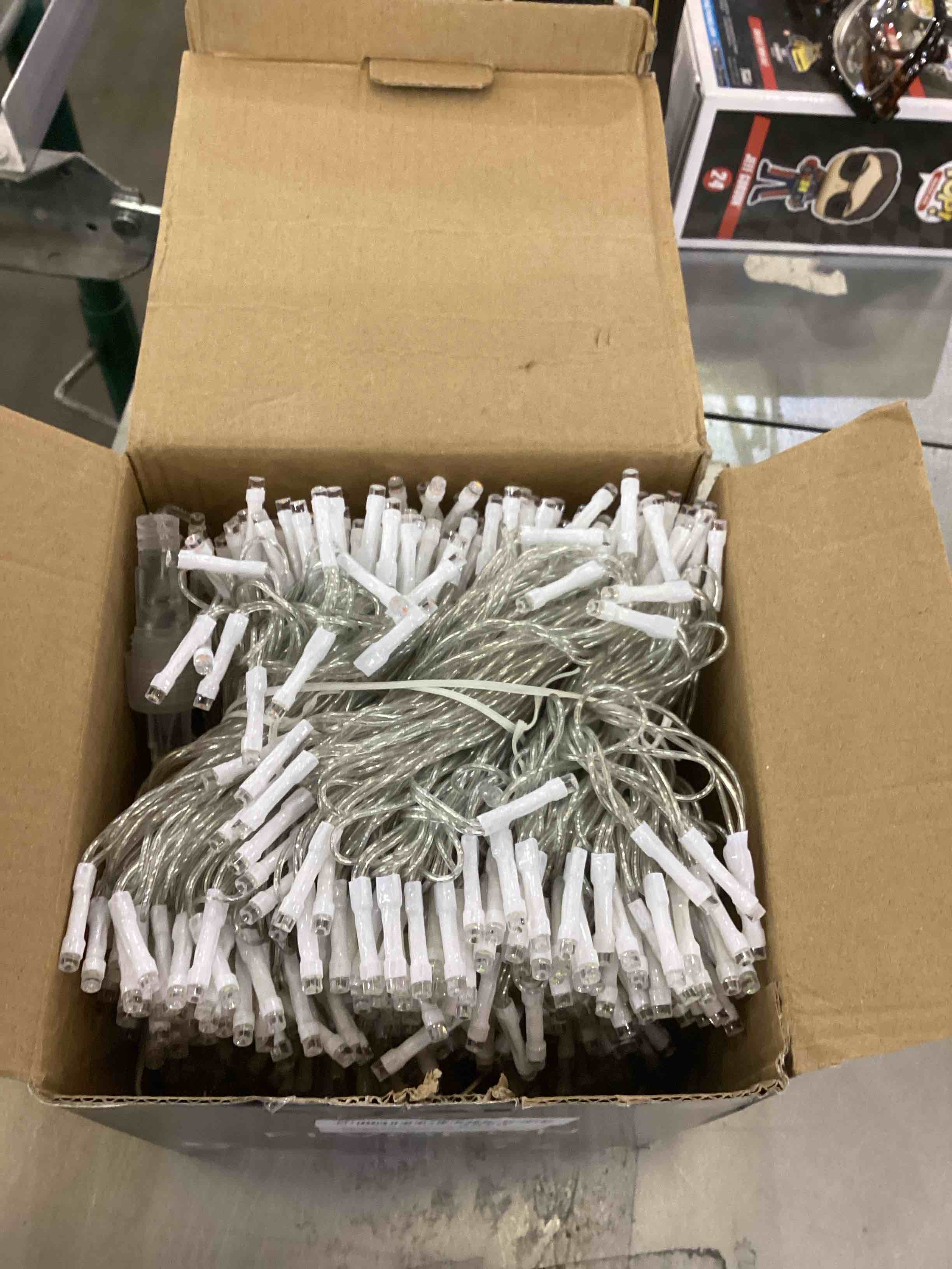 https://s3.amazonaws.com/lotting-images-prod/bidfta/EXS00780133_1702402865098.jpeg