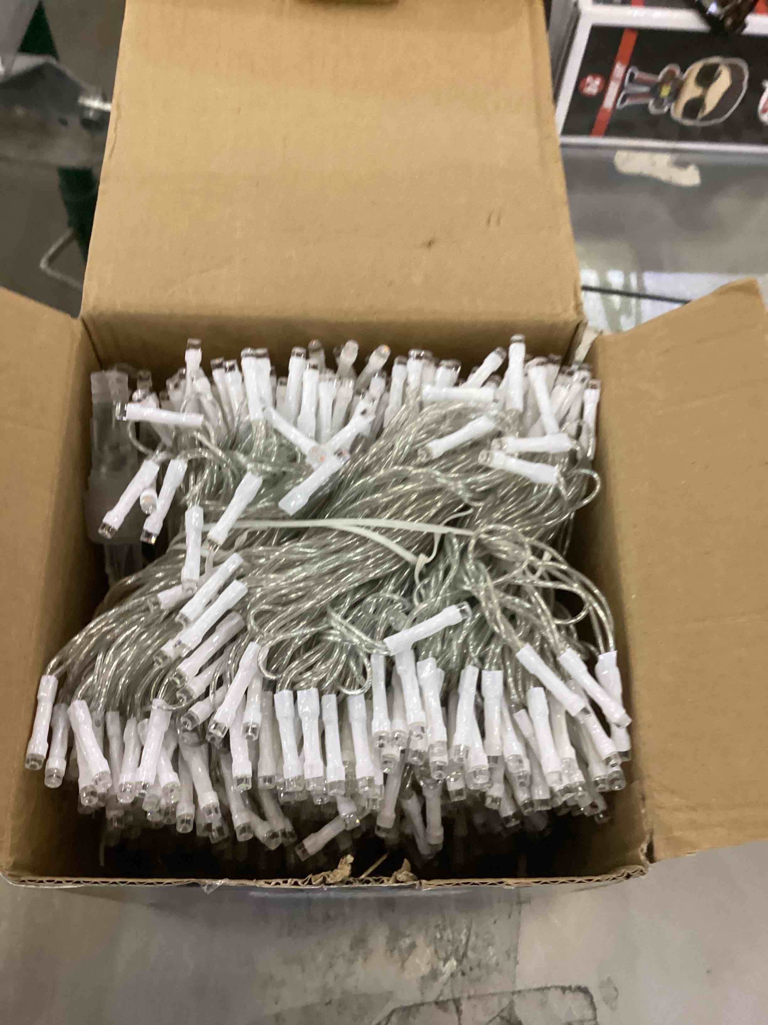 https://s3.amazonaws.com/lotting-images-prod/bidfta/EXS00780133_1702402865996.jpeg