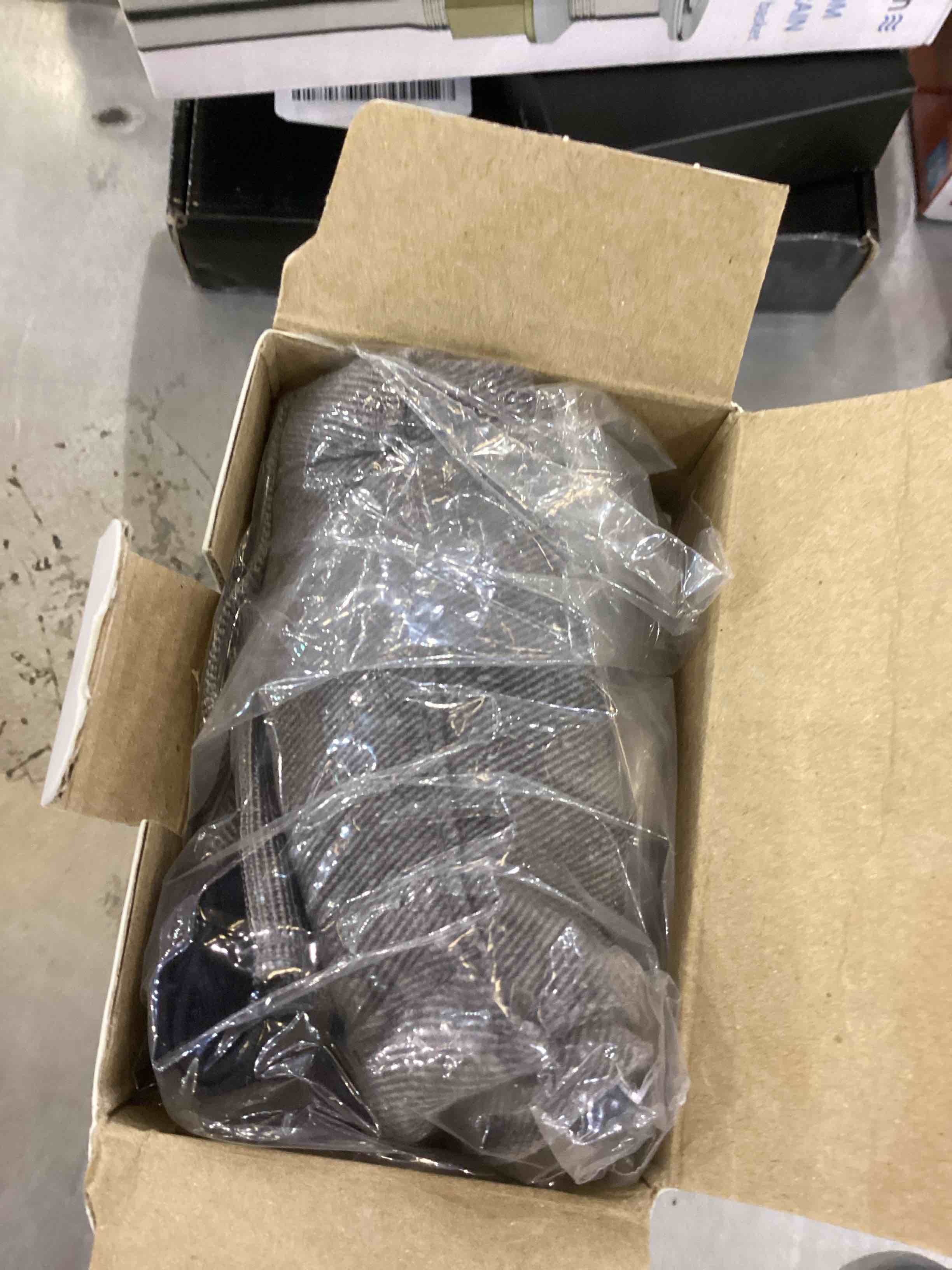 https://s3.amazonaws.com/lotting-images-prod/bidfta/EXS00780139_1702404042976.jpeg